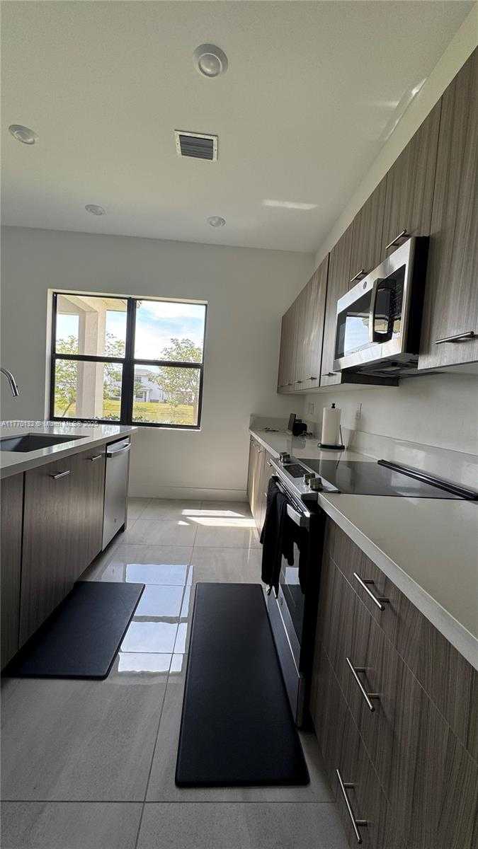 Small Image of 4426 SOUTH WEST 173RD AVE, Miramar Number 13