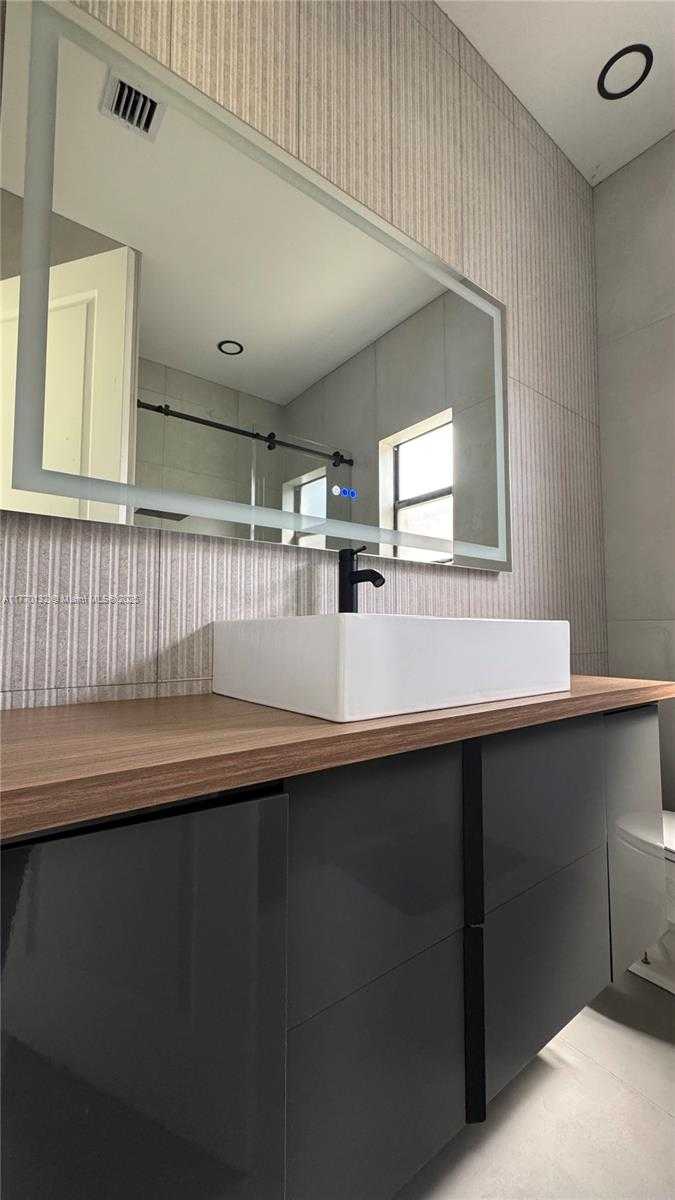 Small Image of 4426 SOUTH WEST 173RD AVE, Miramar Number 24