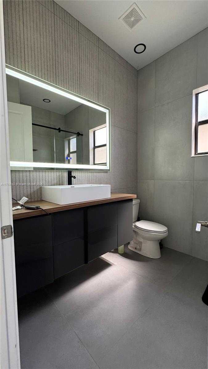 Small Image of 4426 SOUTH WEST 173RD AVE, Miramar Number 34