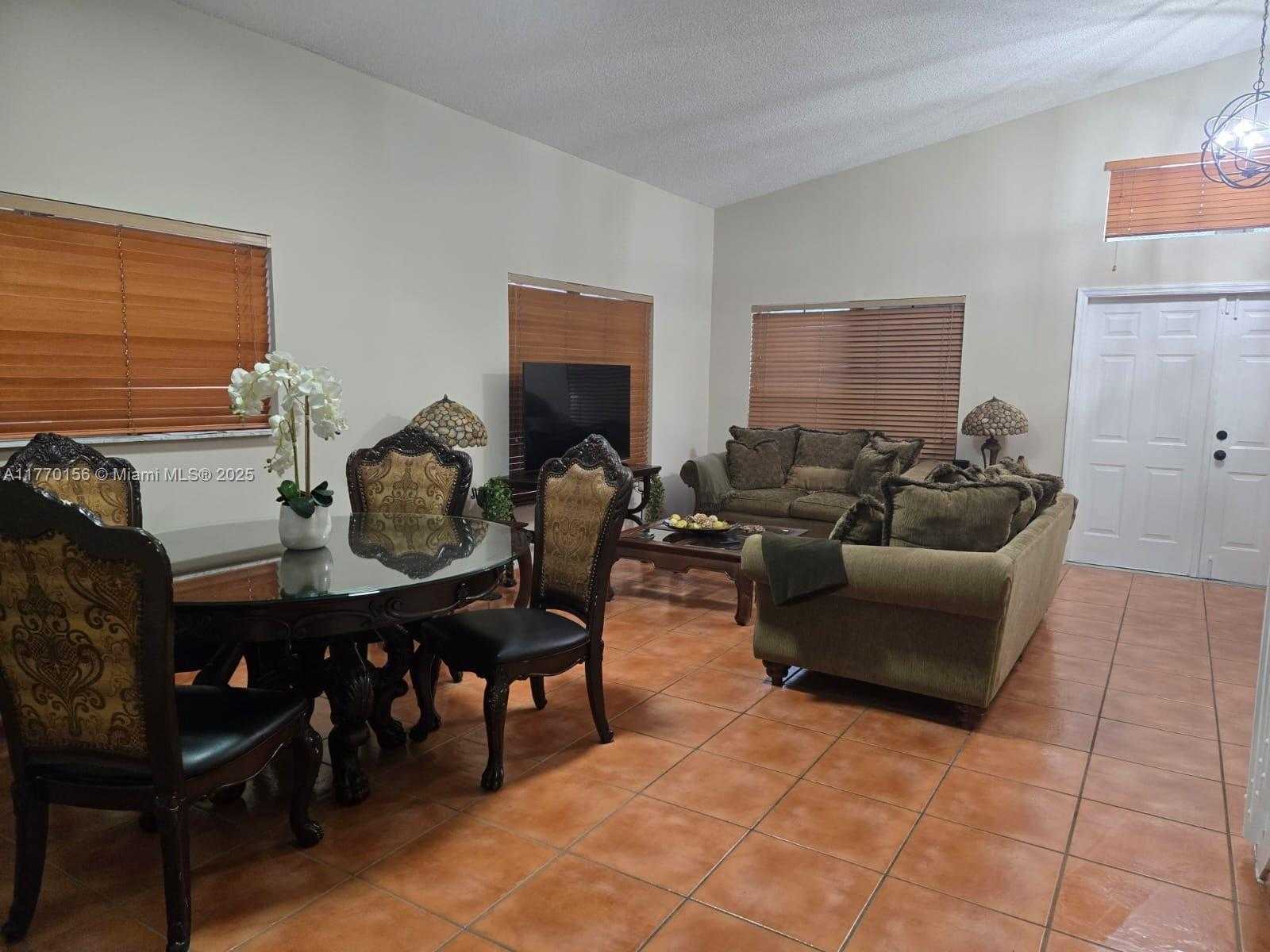 Small Image of 24911 SOUTH WEST 120TH PL, Homestead Number 3