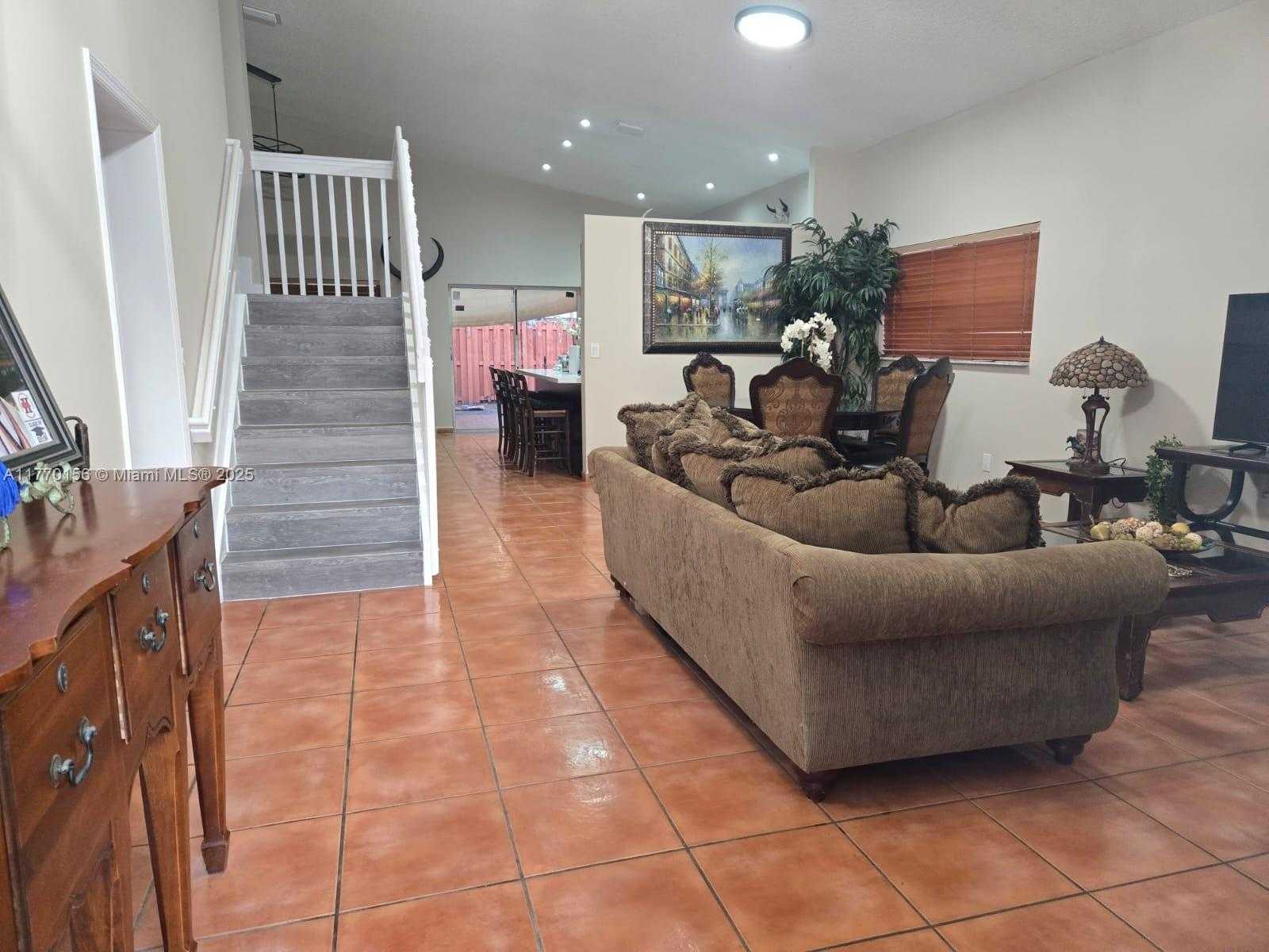 Small Image of 24911 SOUTH WEST 120TH PL, Homestead Number 4