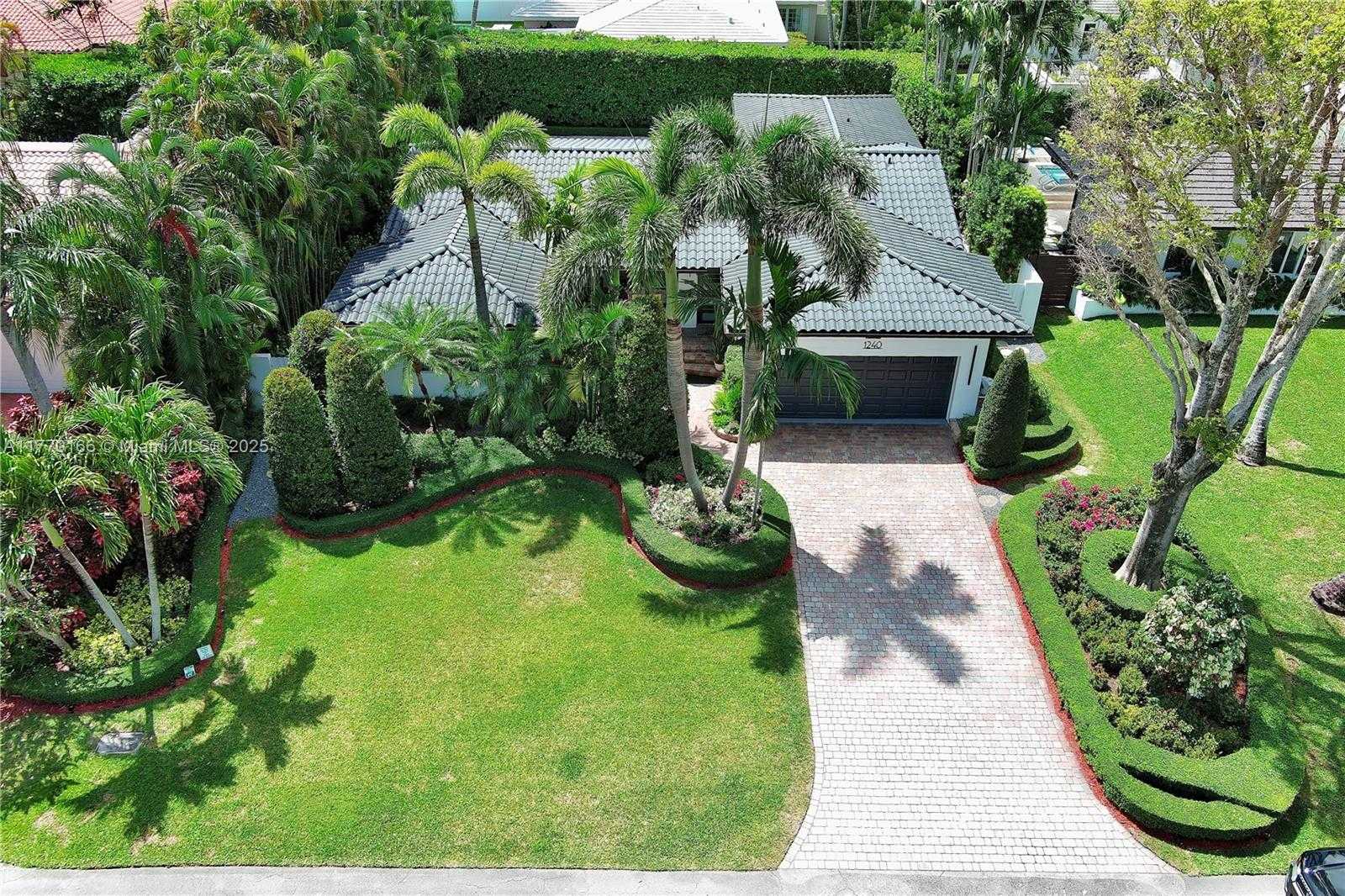 Small Image of 1240 NORTH EAST 100TH ST, Miami Shores Number 5