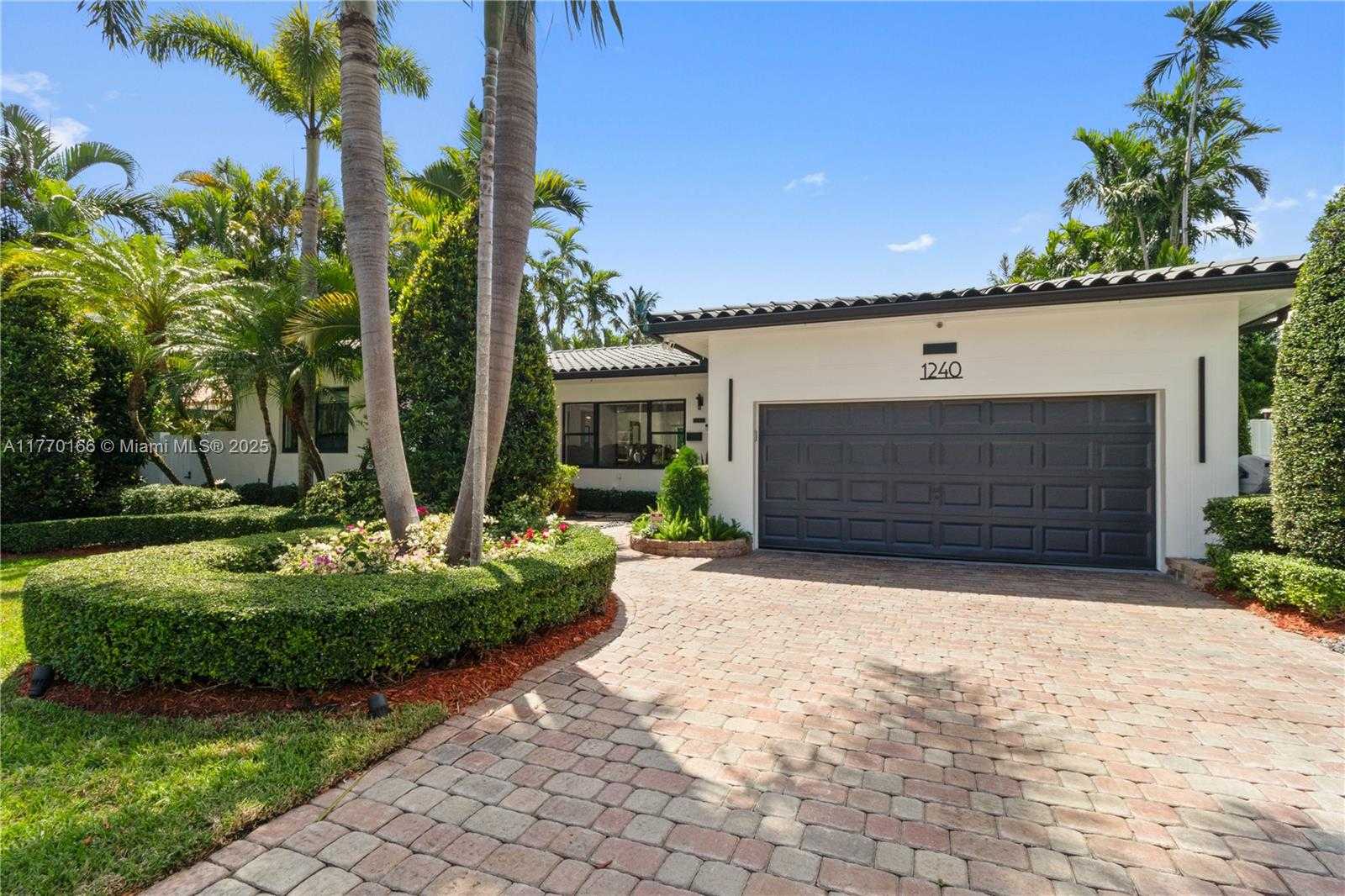 Small Image of 1240 NORTH EAST 100TH ST, Miami Shores Number 6