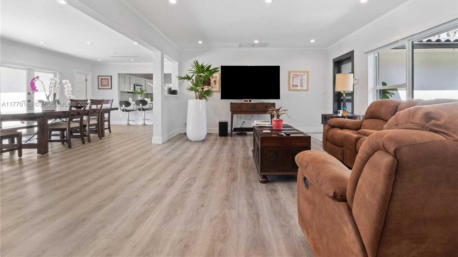 Small Image of 1240 NORTH EAST 100TH ST, Miami Shores Number 9
