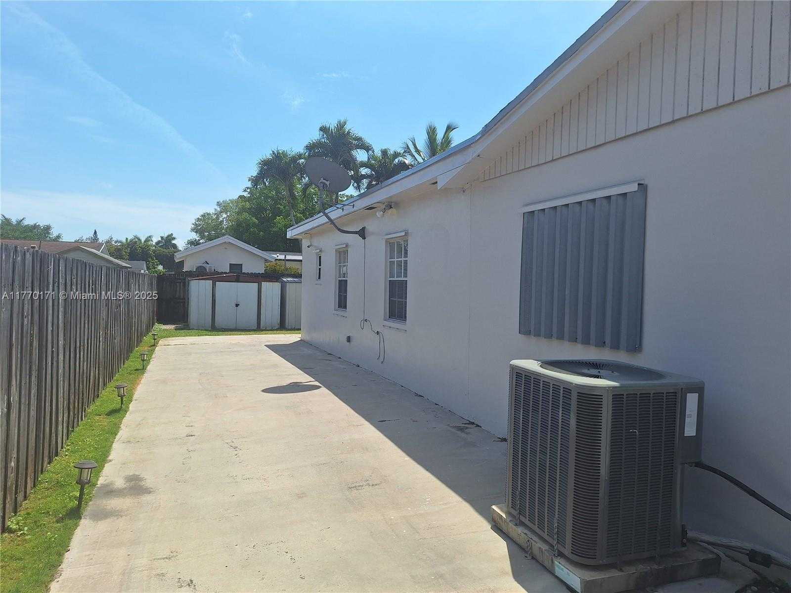 Small Image of 9384 SOUTH WEST 184TH TER, Cutler Bay Number 19