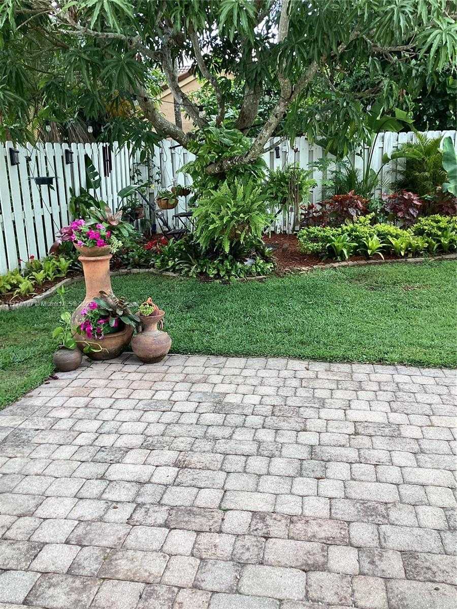 Small Image of 1416 MIRA VISTA CIR, Weston Number 24