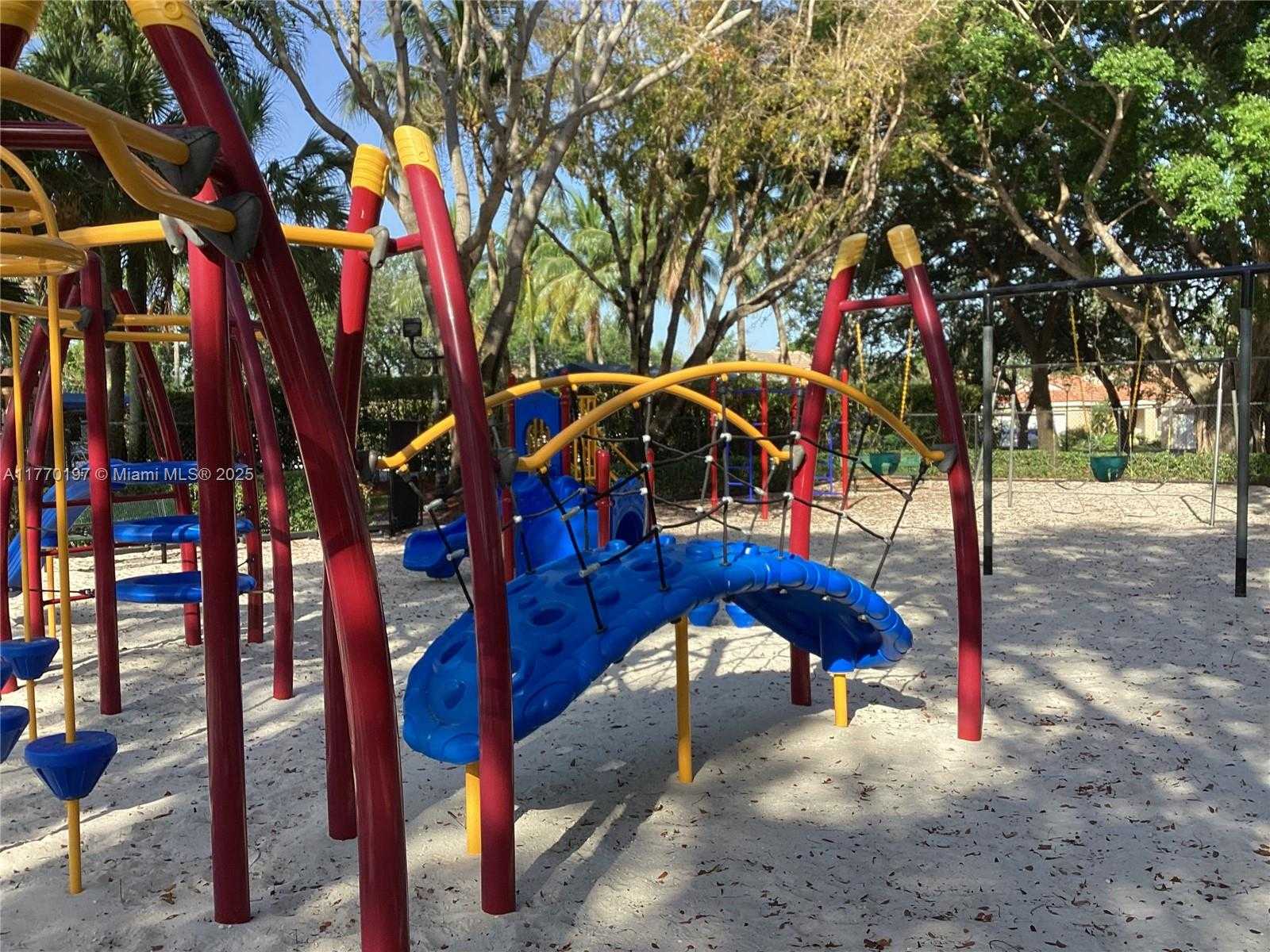 Small Image of 1416 MIRA VISTA CIR, Weston Number 33