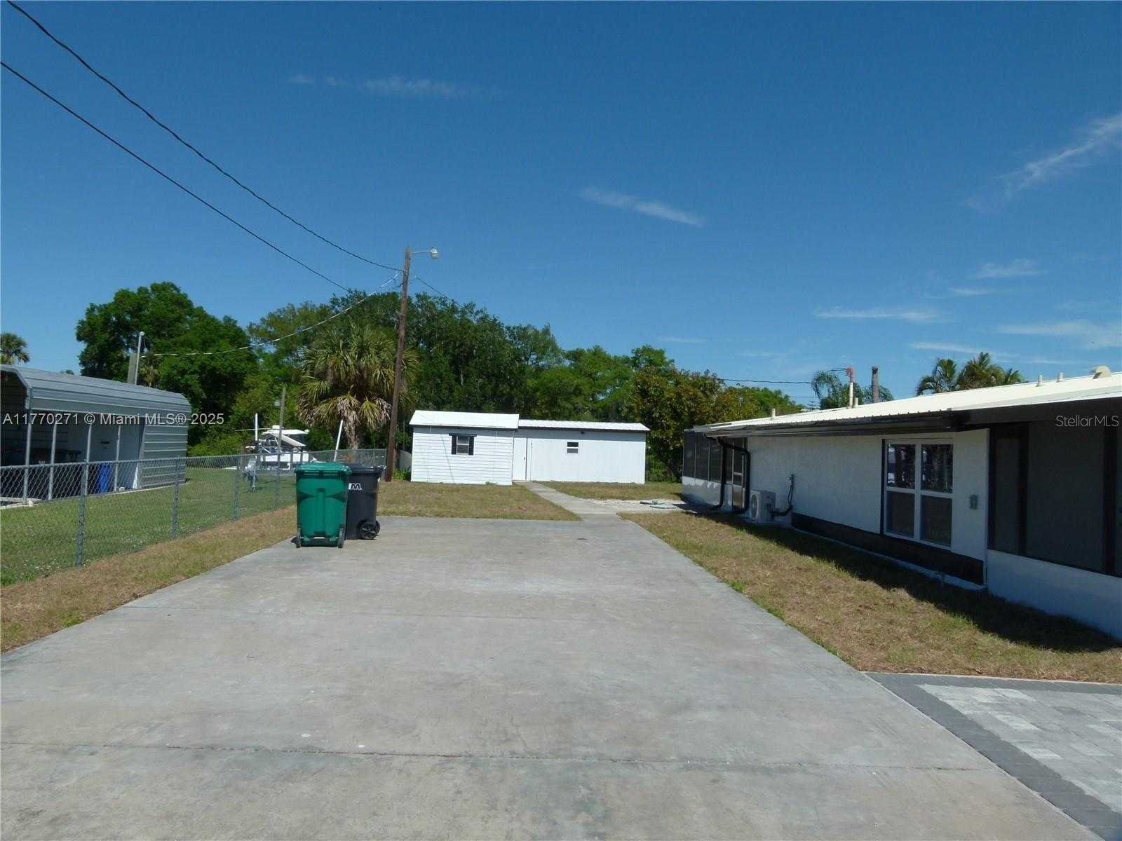 Small Image of 2203 SOUTH EAST 8TH AVENUE, Okeechobee Number 45