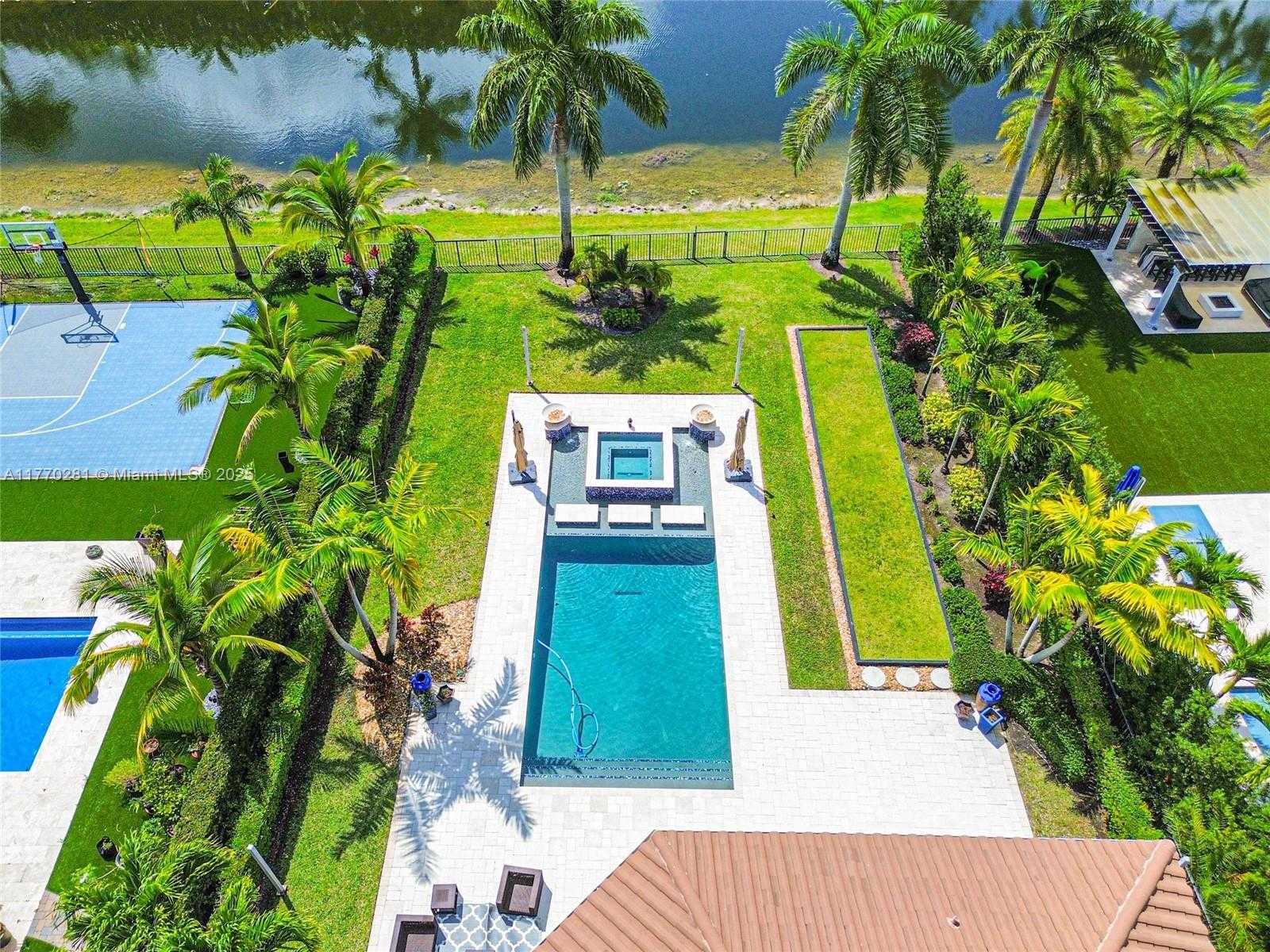Small Image of 10230 SWEET BAY CT, Parkland Number 83