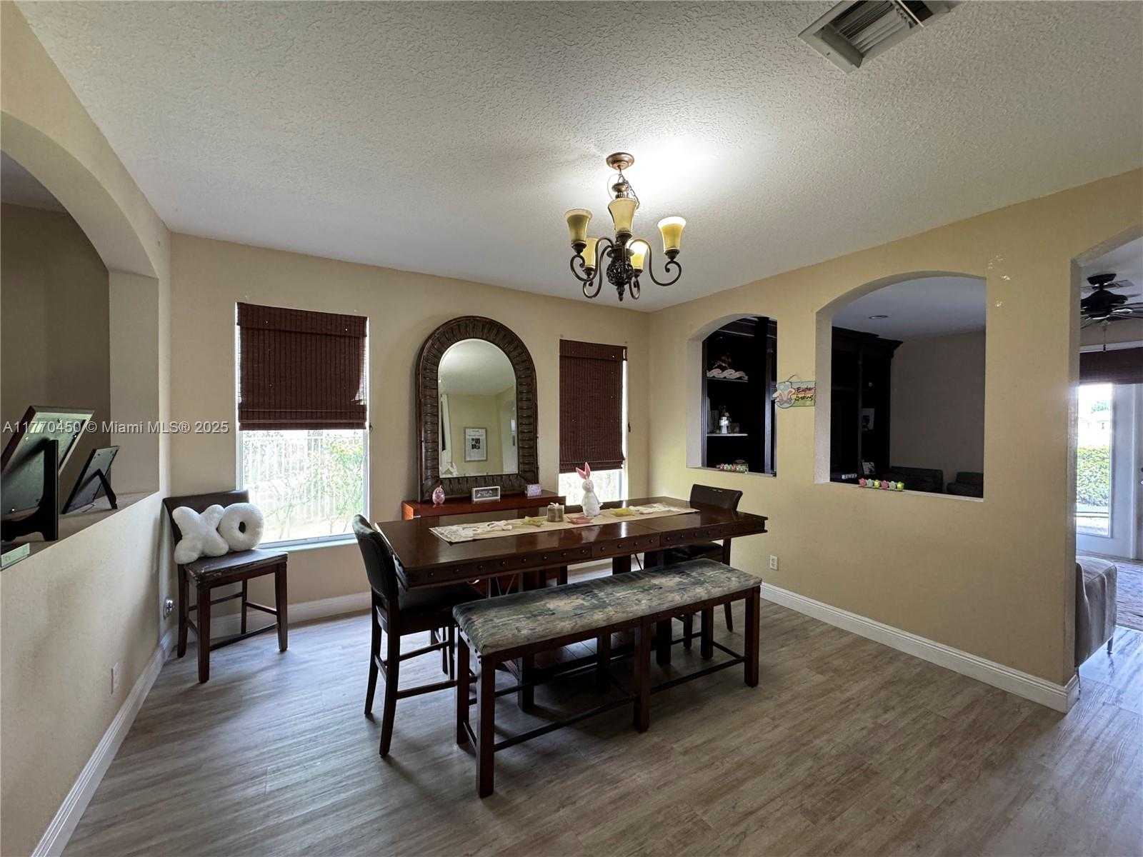 Small Image of 4322 LAUREL PL, Weston Number 5