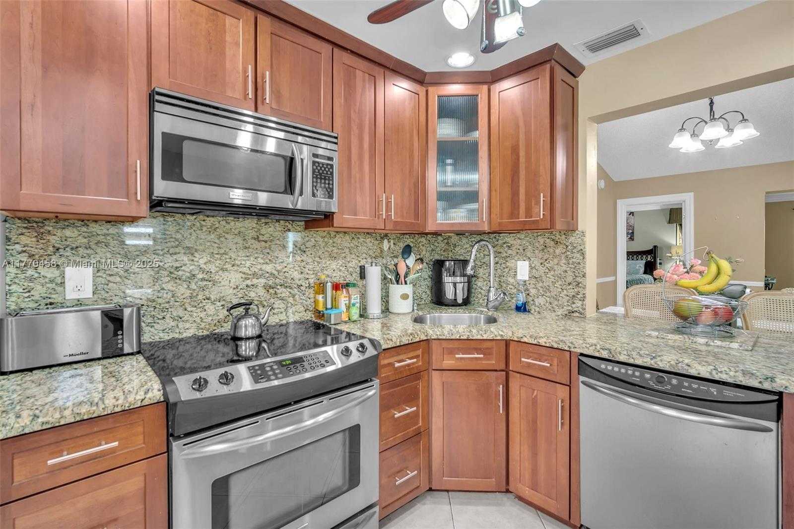 Small Image of 2343 SOUTH WEST 15TH PL, Deerfield Beach Number 14
