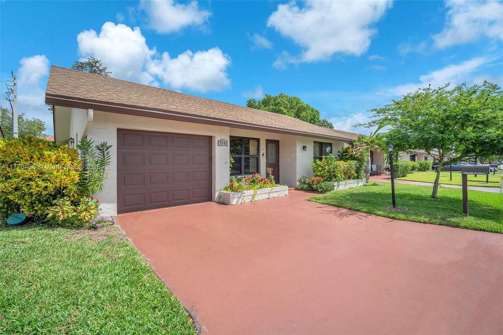 Small Image of 2343 SOUTH WEST 15TH PL, Deerfield Beach Number 2