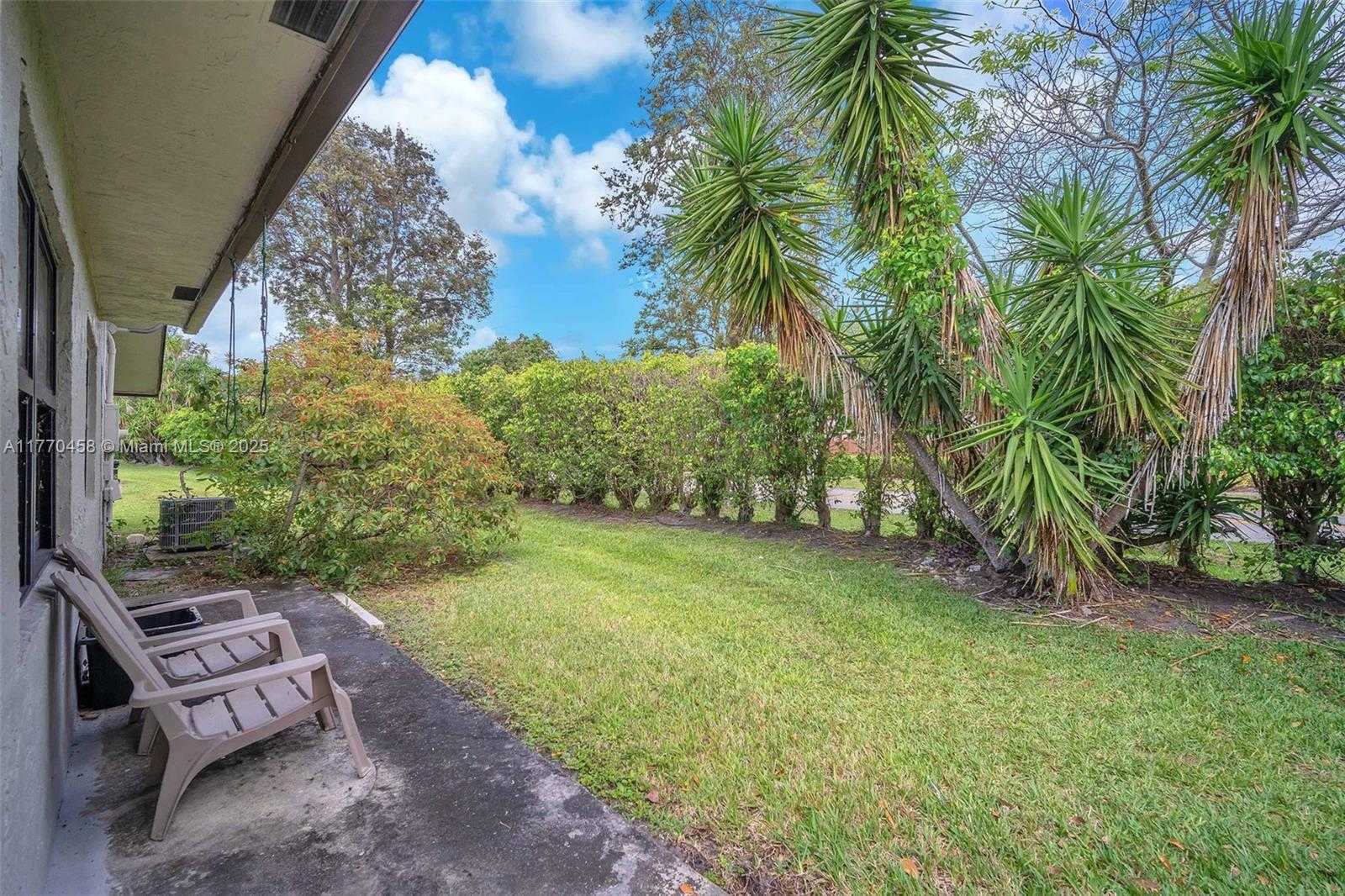 Small Image of 2343 SOUTH WEST 15TH PL, Deerfield Beach Number 29