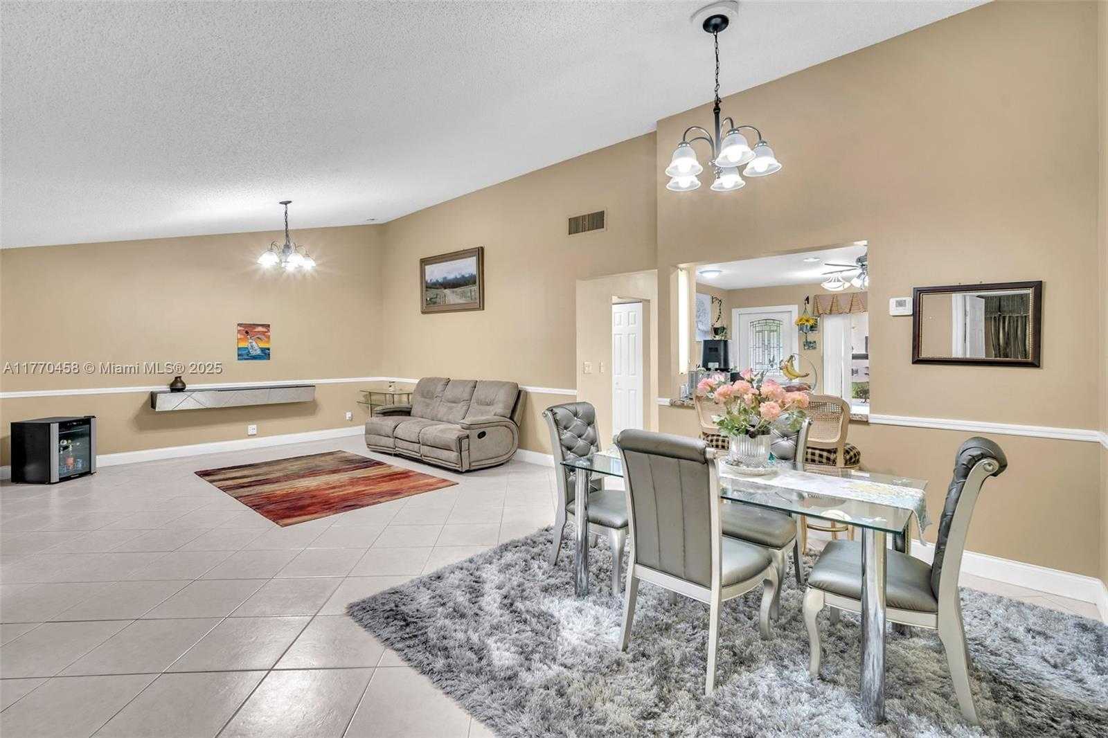 Small Image of 2343 SOUTH WEST 15TH PL, Deerfield Beach Number 6