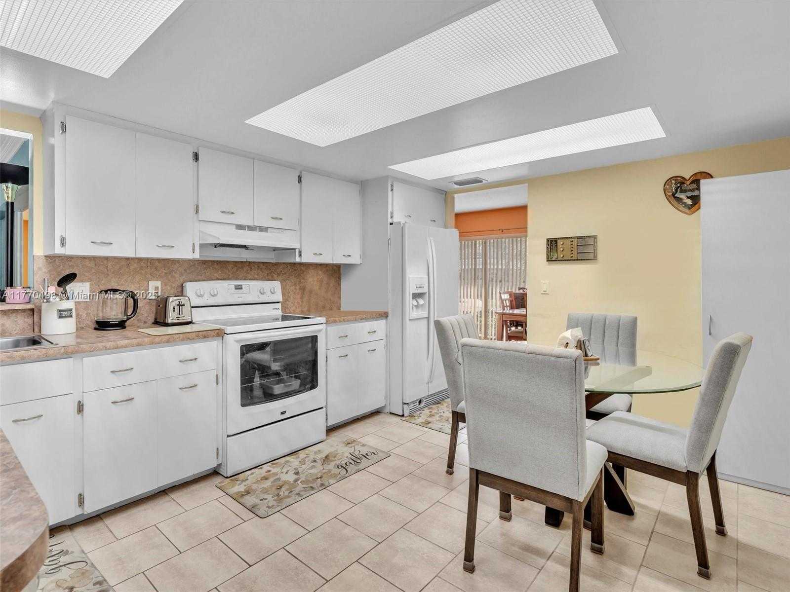 Small Image of 5404 BAYBERRY LN, Tamarac Number 10