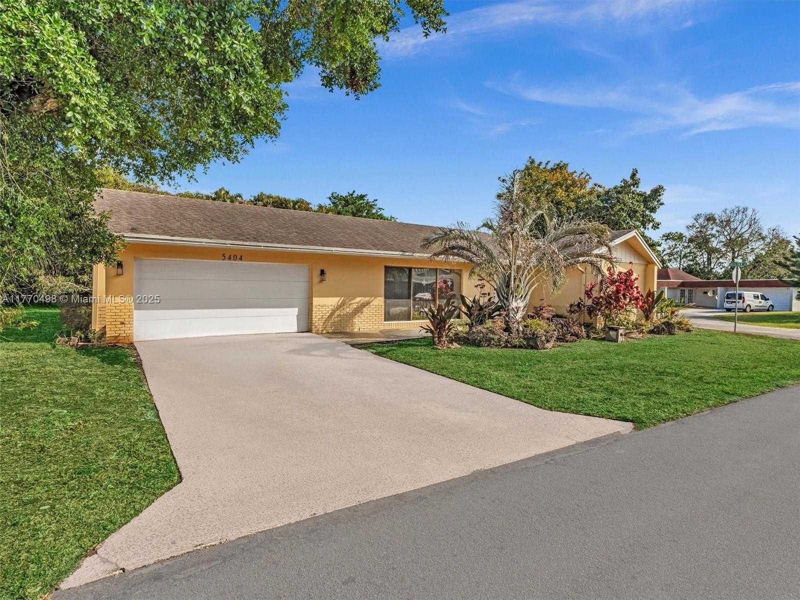 Small Image of 5404 BAYBERRY LN, Tamarac Number 2