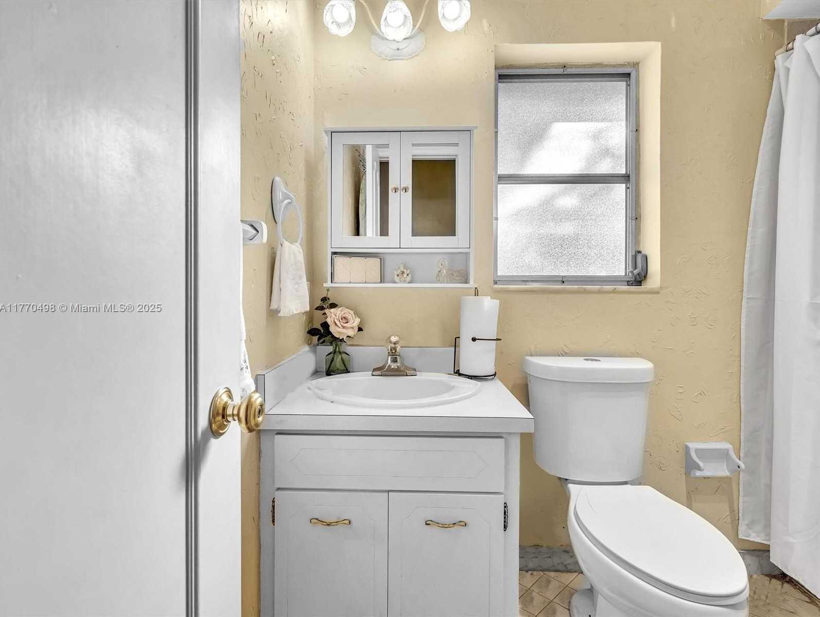 Small Image of 5404 BAYBERRY LN, Tamarac Number 22