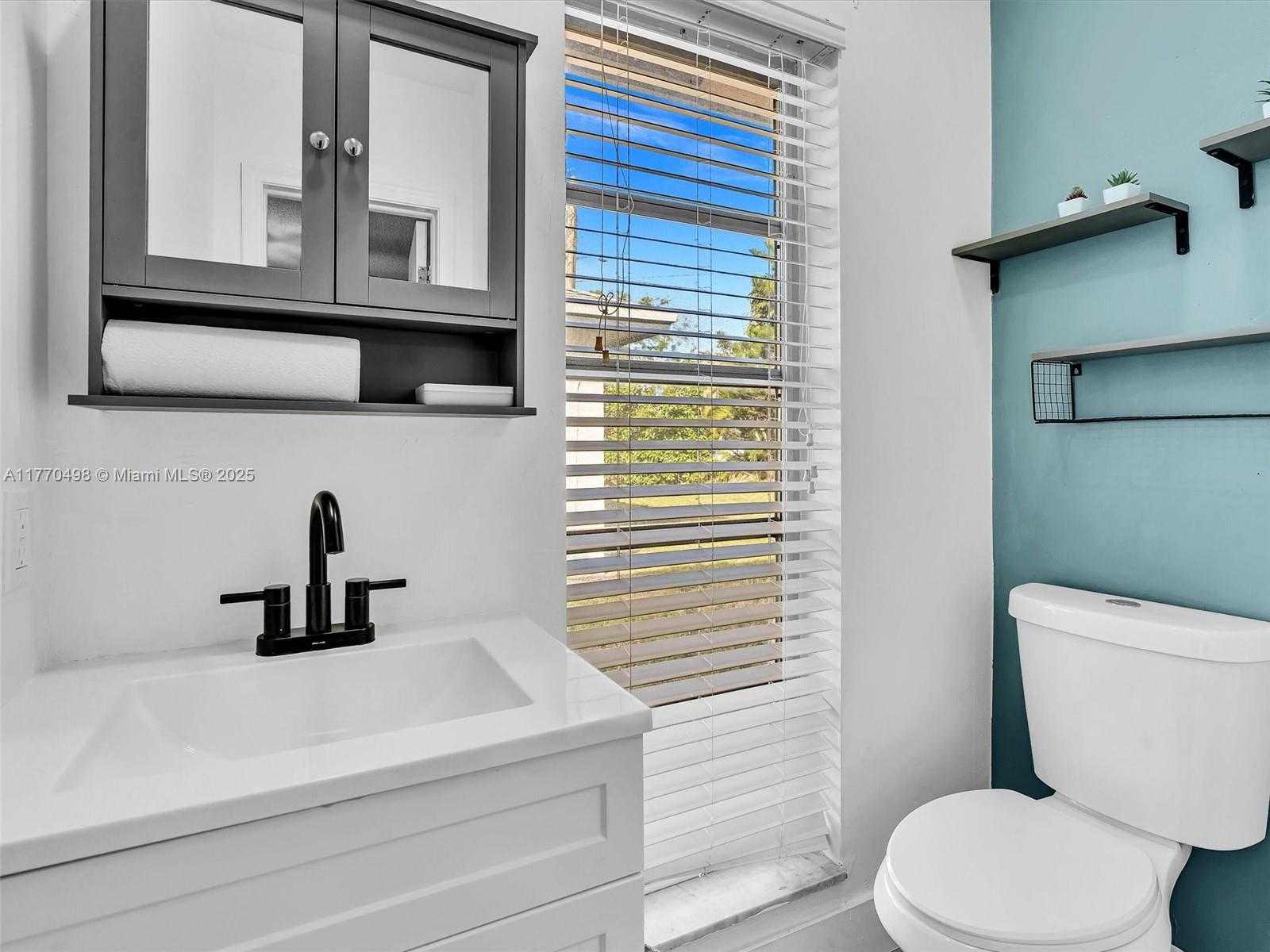 Small Image of 5404 BAYBERRY LN, Tamarac Number 31
