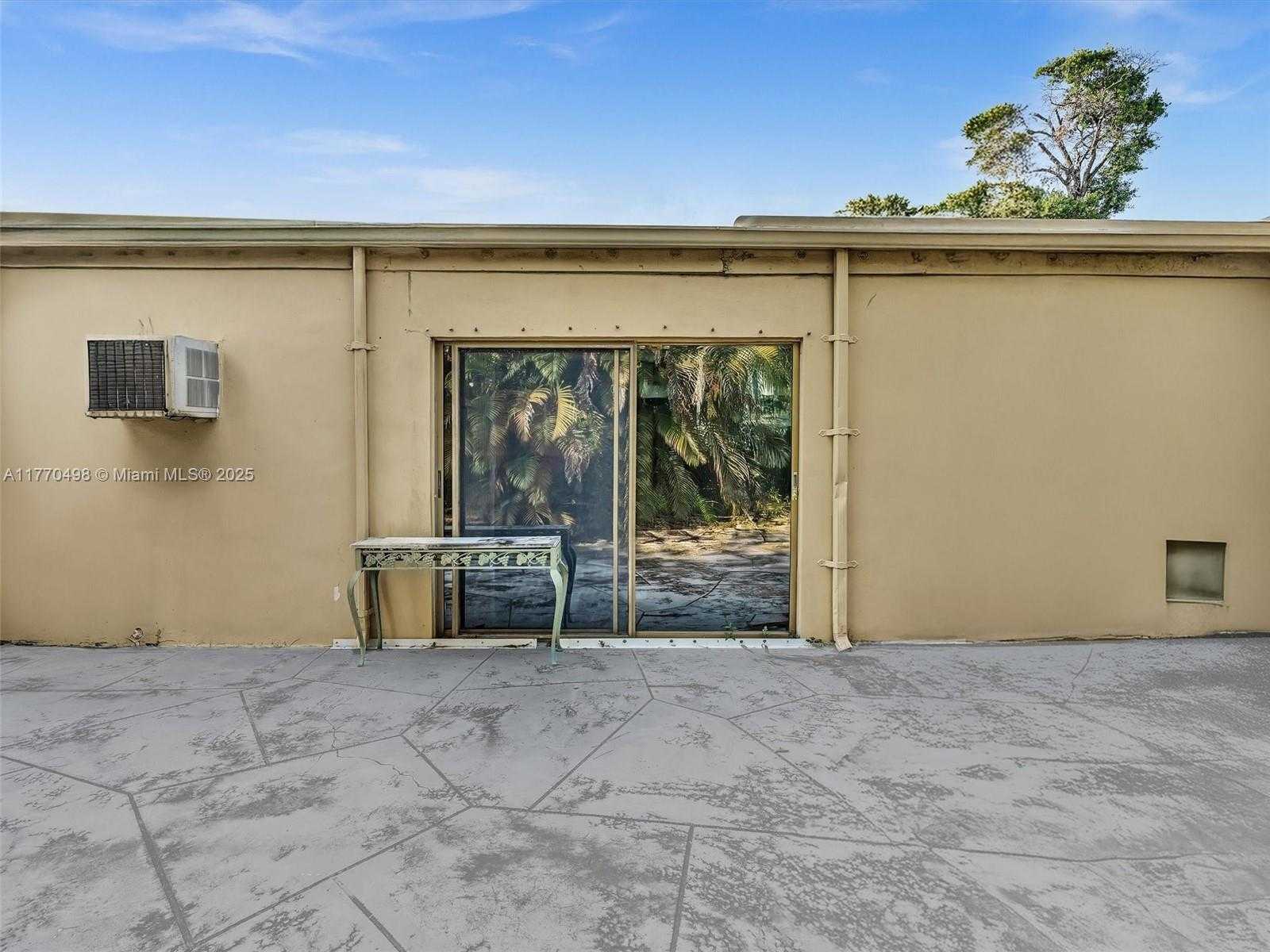 Small Image of 5404 BAYBERRY LN, Tamarac Number 34