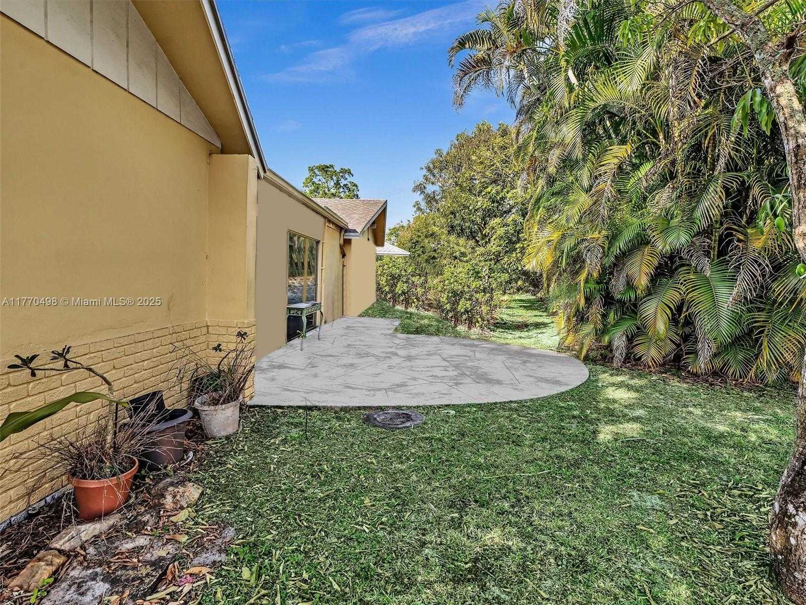 Small Image of 5404 BAYBERRY LN, Tamarac Number 37