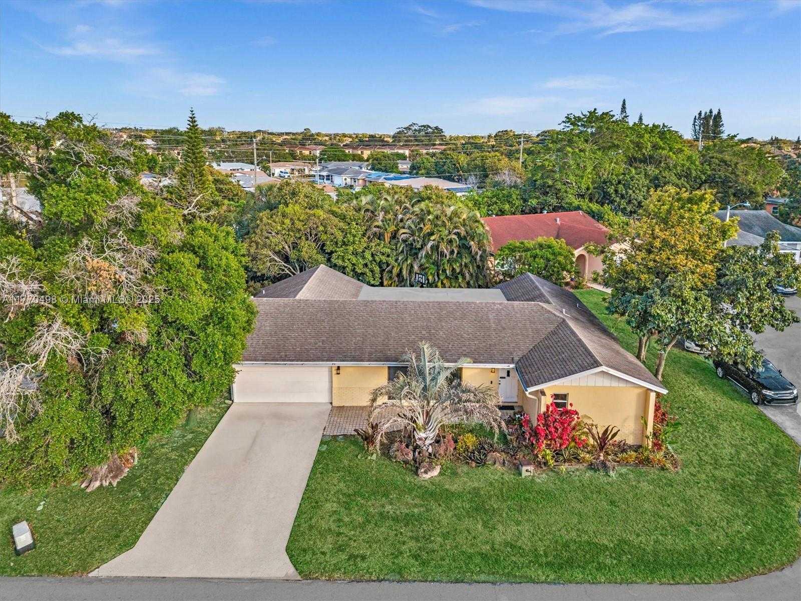 Small Image of 5404 BAYBERRY LN, Tamarac Number 39