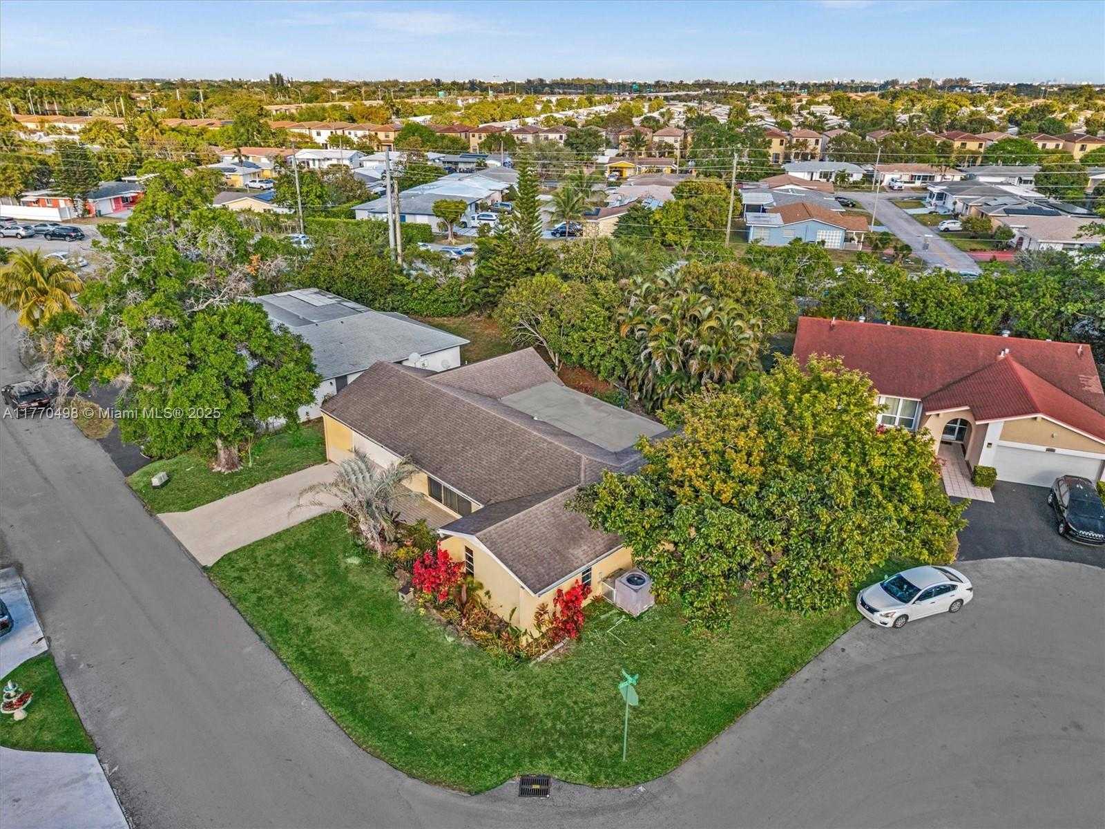Small Image of 5404 BAYBERRY LN, Tamarac Number 4