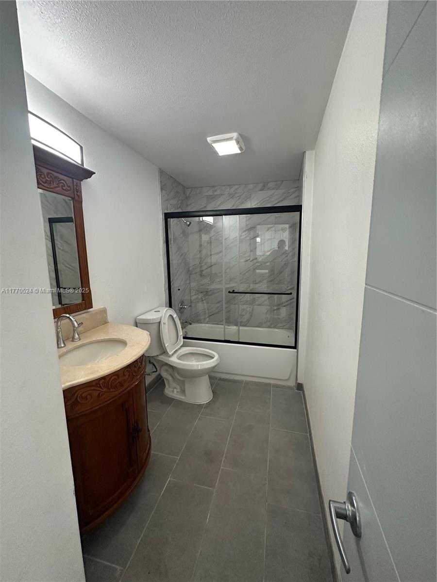 Small Image of 1431 NORTH EAST 152ND TER, North Miami Beach Number 14