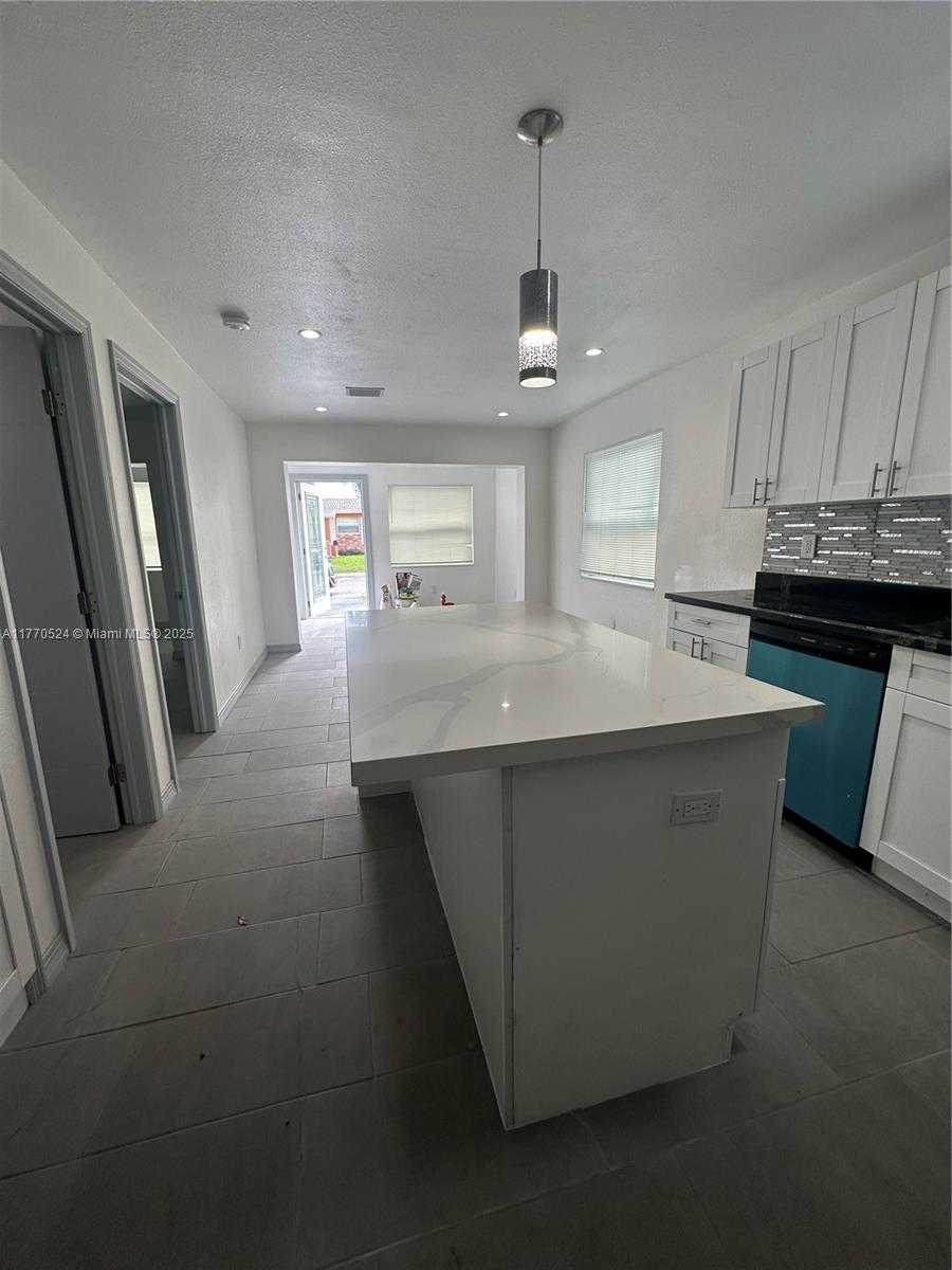 Small Image of 1431 NORTH EAST 152ND TER, North Miami Beach Number 3