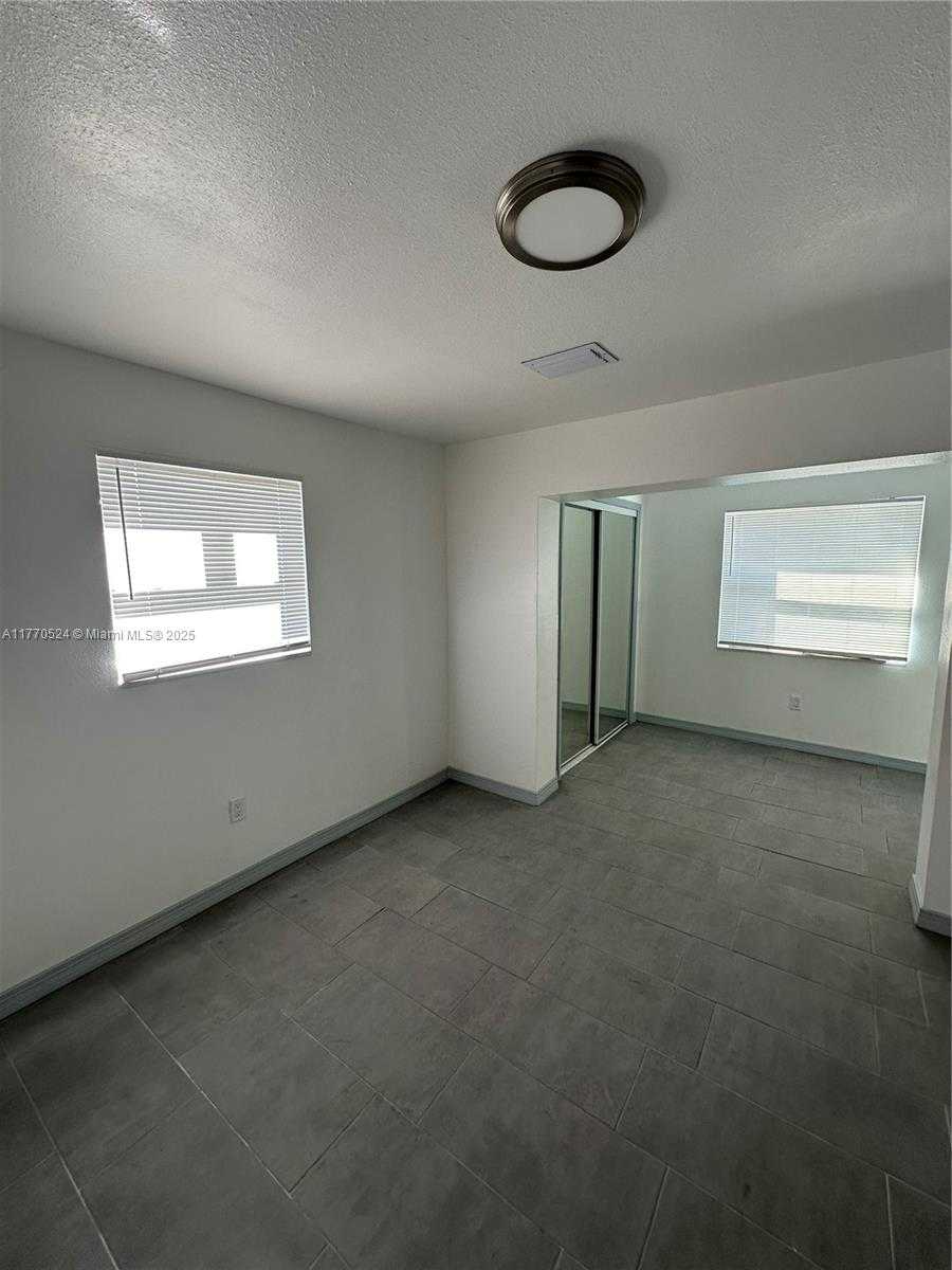 Small Image of 1431 NORTH EAST 152ND TER, North Miami Beach Number 4