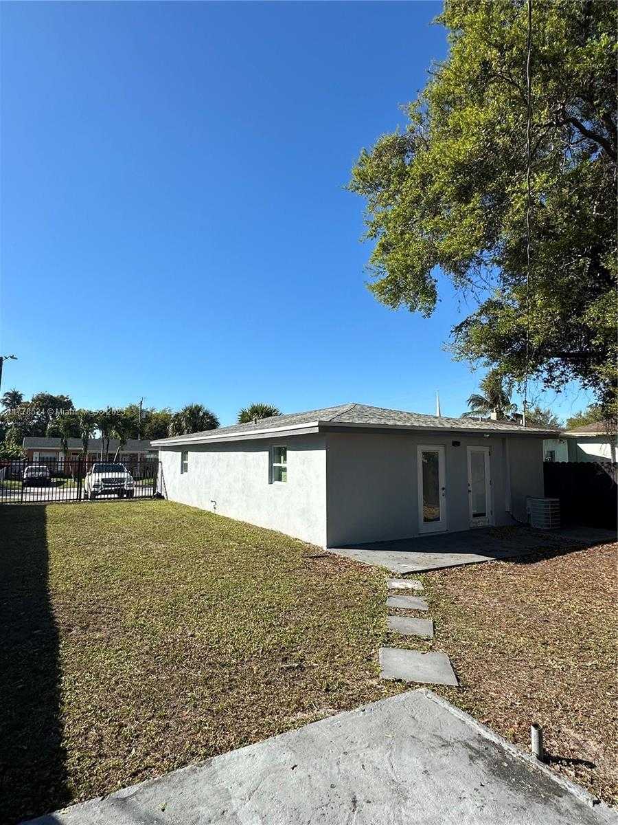 Small Image of 1431 NORTH EAST 152ND TER, North Miami Beach Number 8