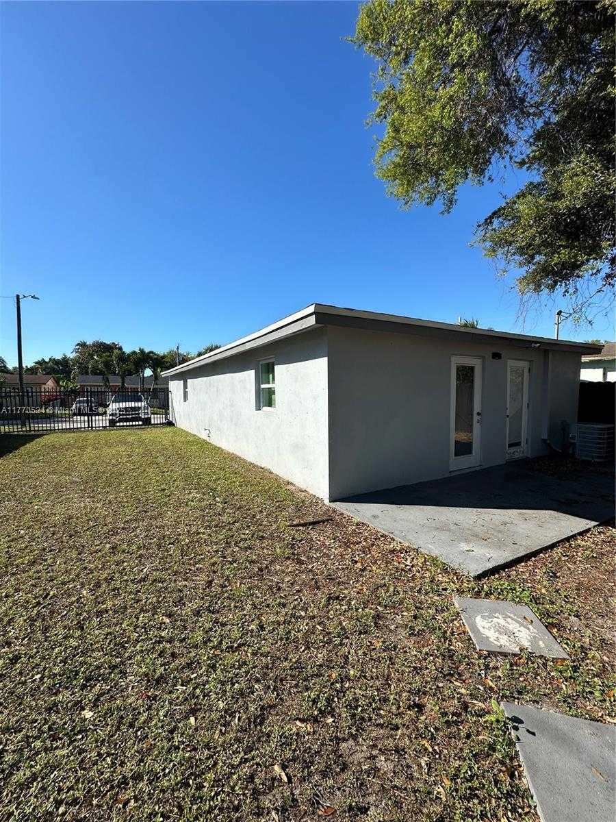 Small Image of 1431 NORTH EAST 152ND TER, North Miami Beach Number 9