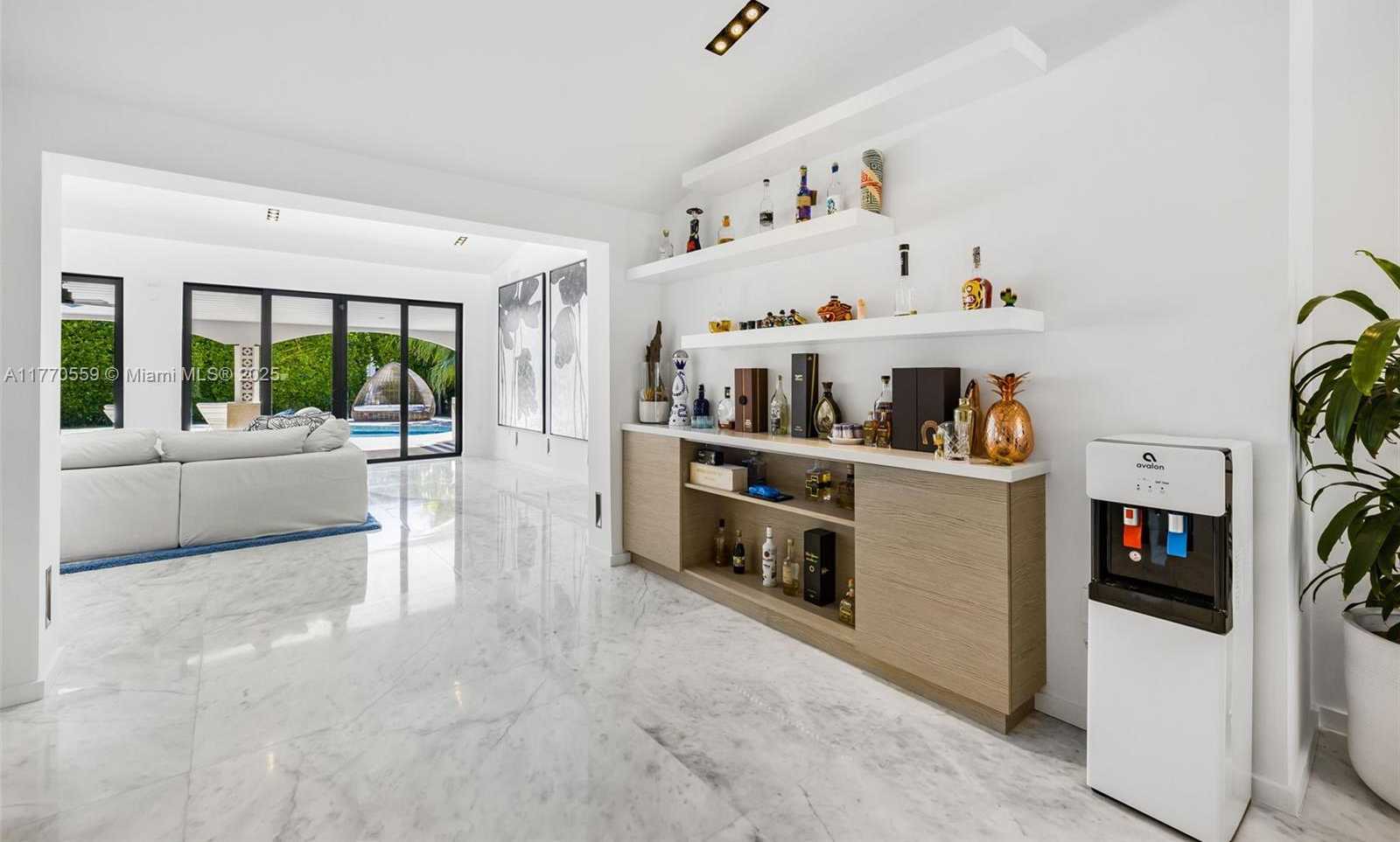 Small Image of 7805 NOREMAC AVE, Miami Beach Number 11