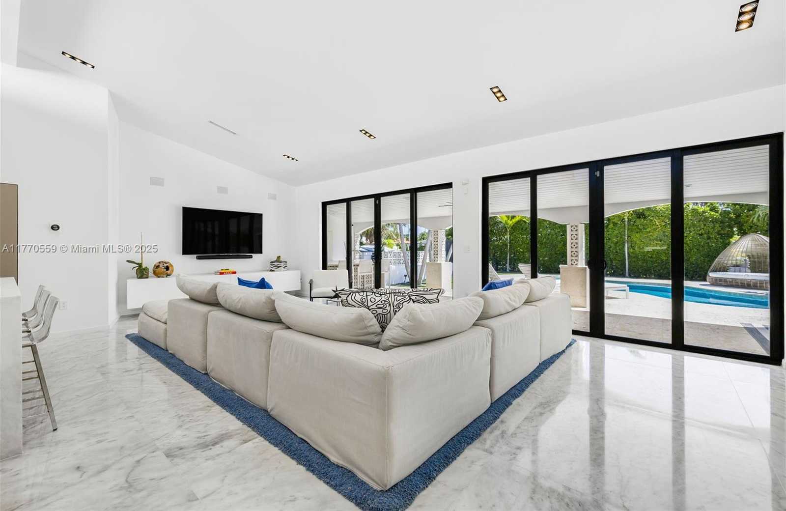 Small Image of 7805 NOREMAC AVE, Miami Beach Number 12