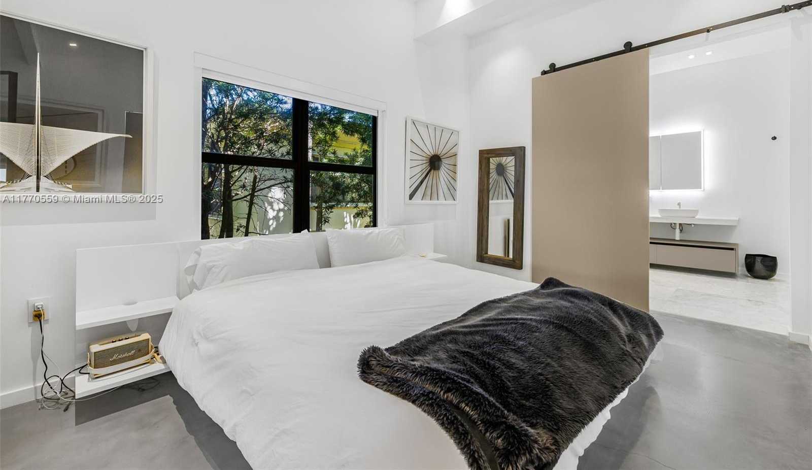 Small Image of 7805 NOREMAC AVE, Miami Beach Number 25
