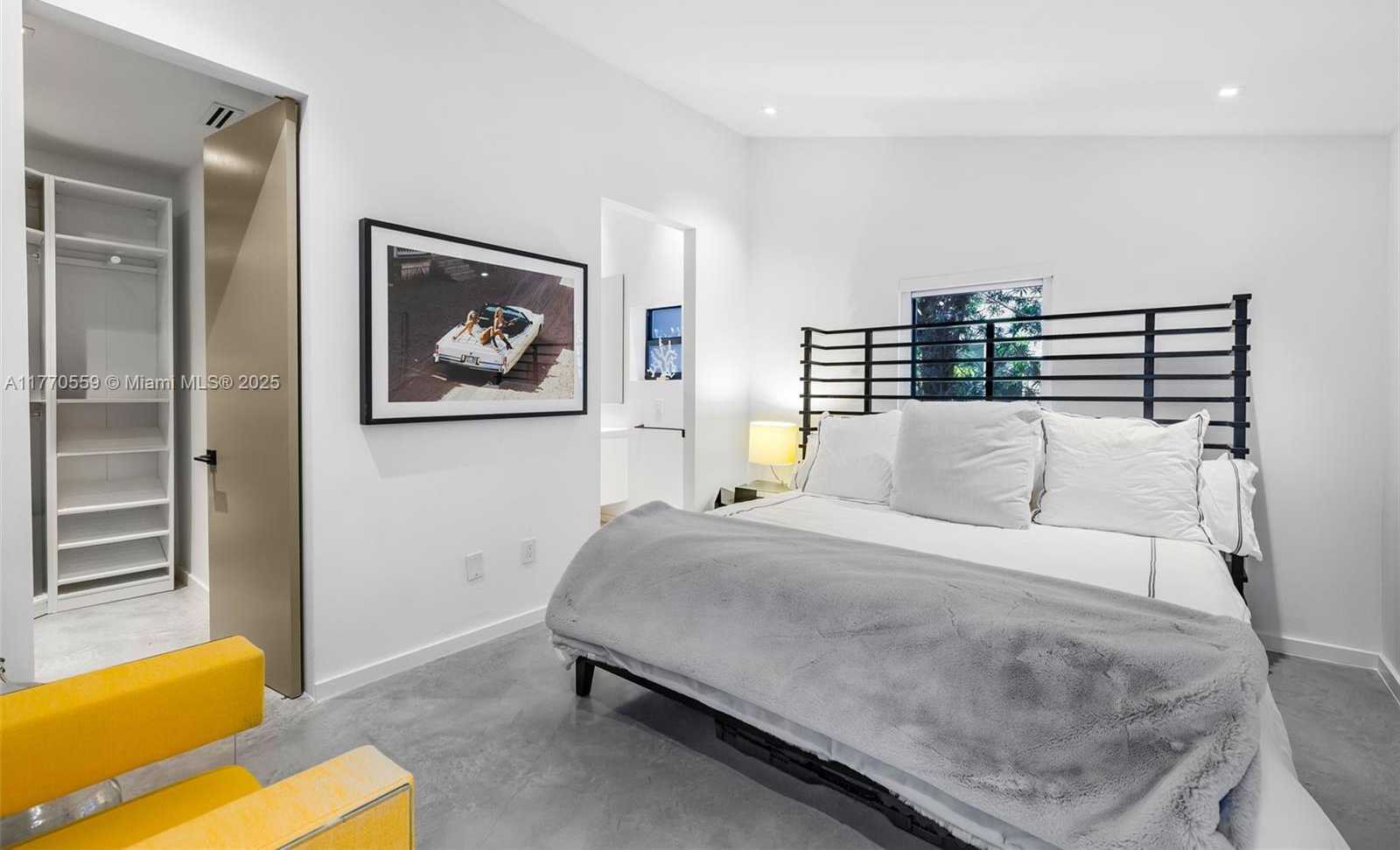 Small Image of 7805 NOREMAC AVE, Miami Beach Number 27
