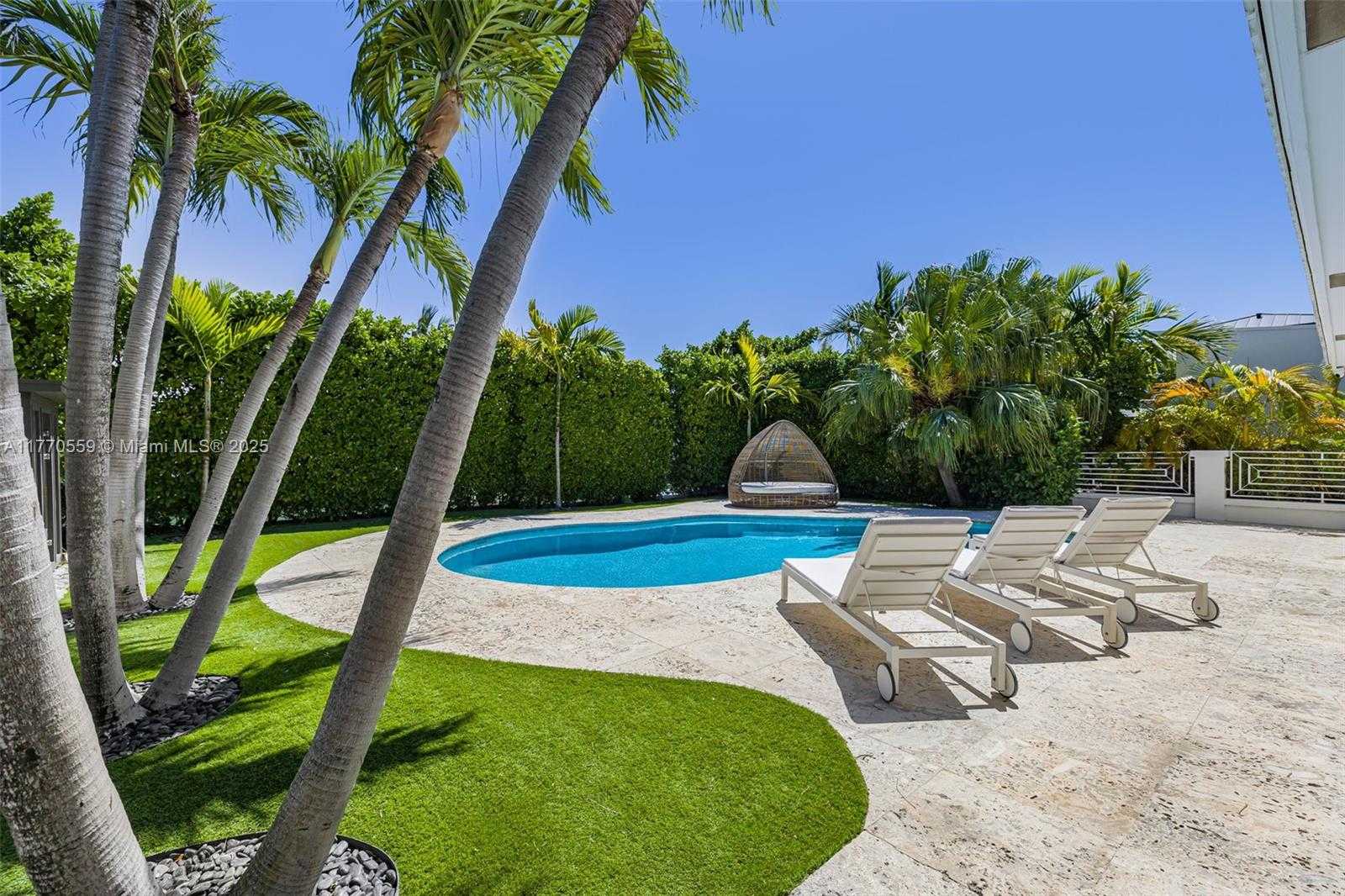 Small Image of 7805 NOREMAC AVE, Miami Beach Number 35