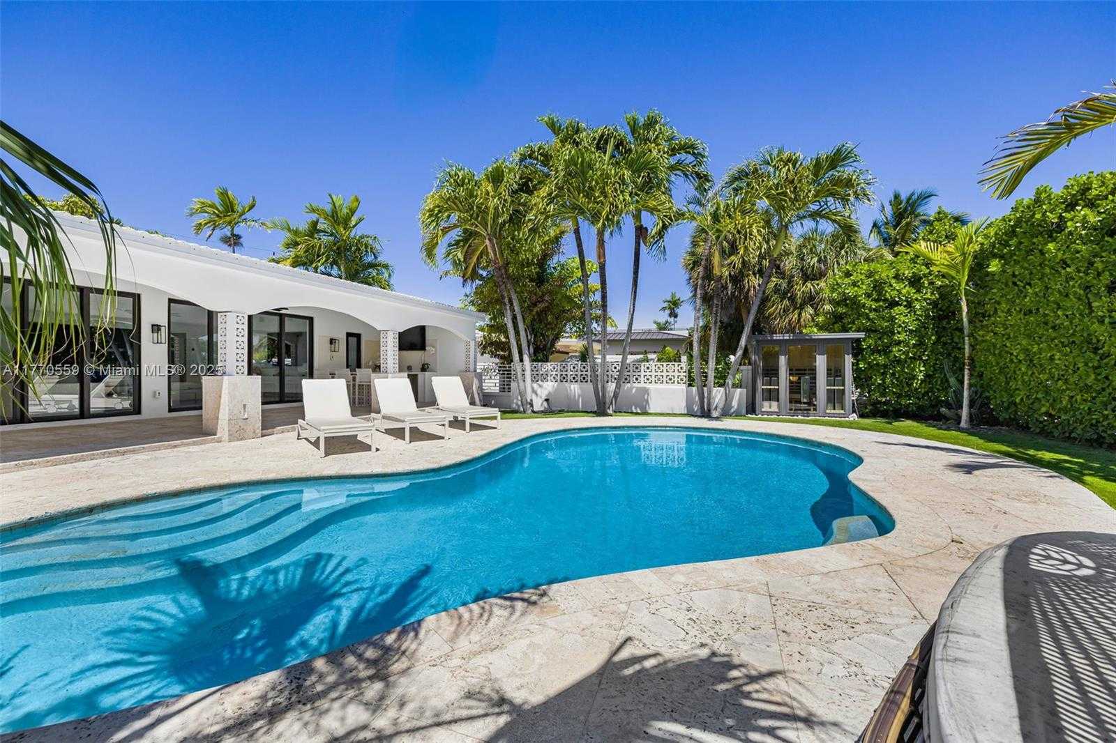 Small Image of 7805 NOREMAC AVE, Miami Beach Number 37