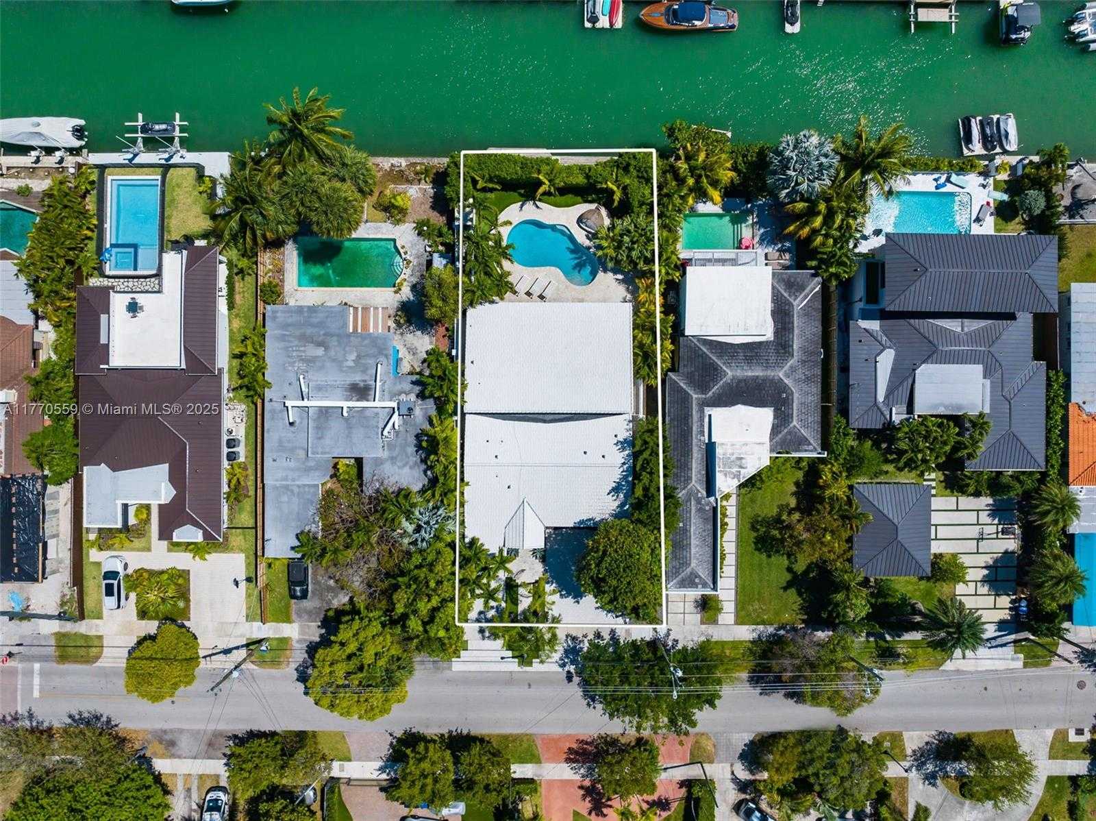 Small Image of 7805 NOREMAC AVE, Miami Beach Number 41