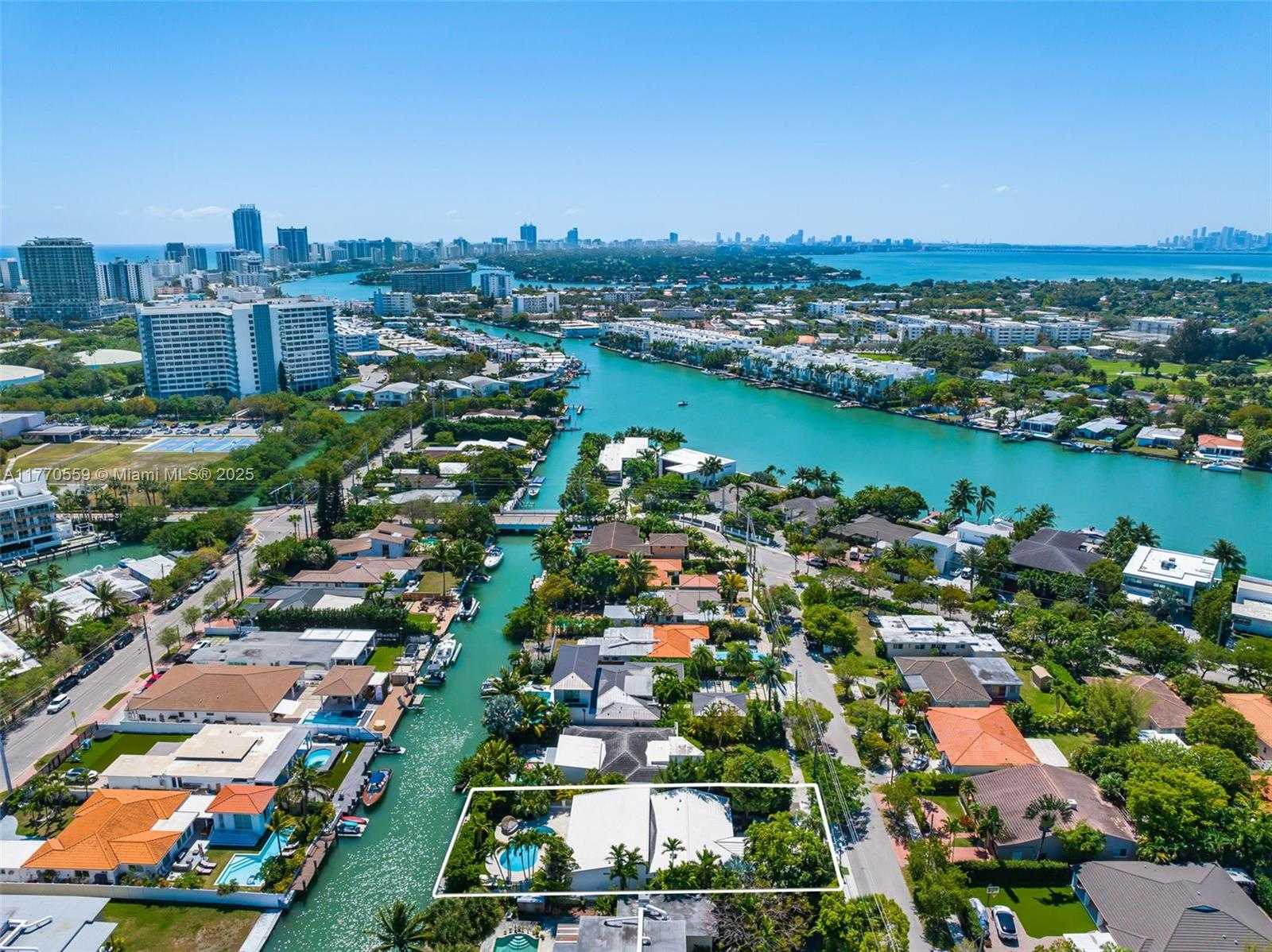 Small Image of 7805 NOREMAC AVE, Miami Beach Number 43