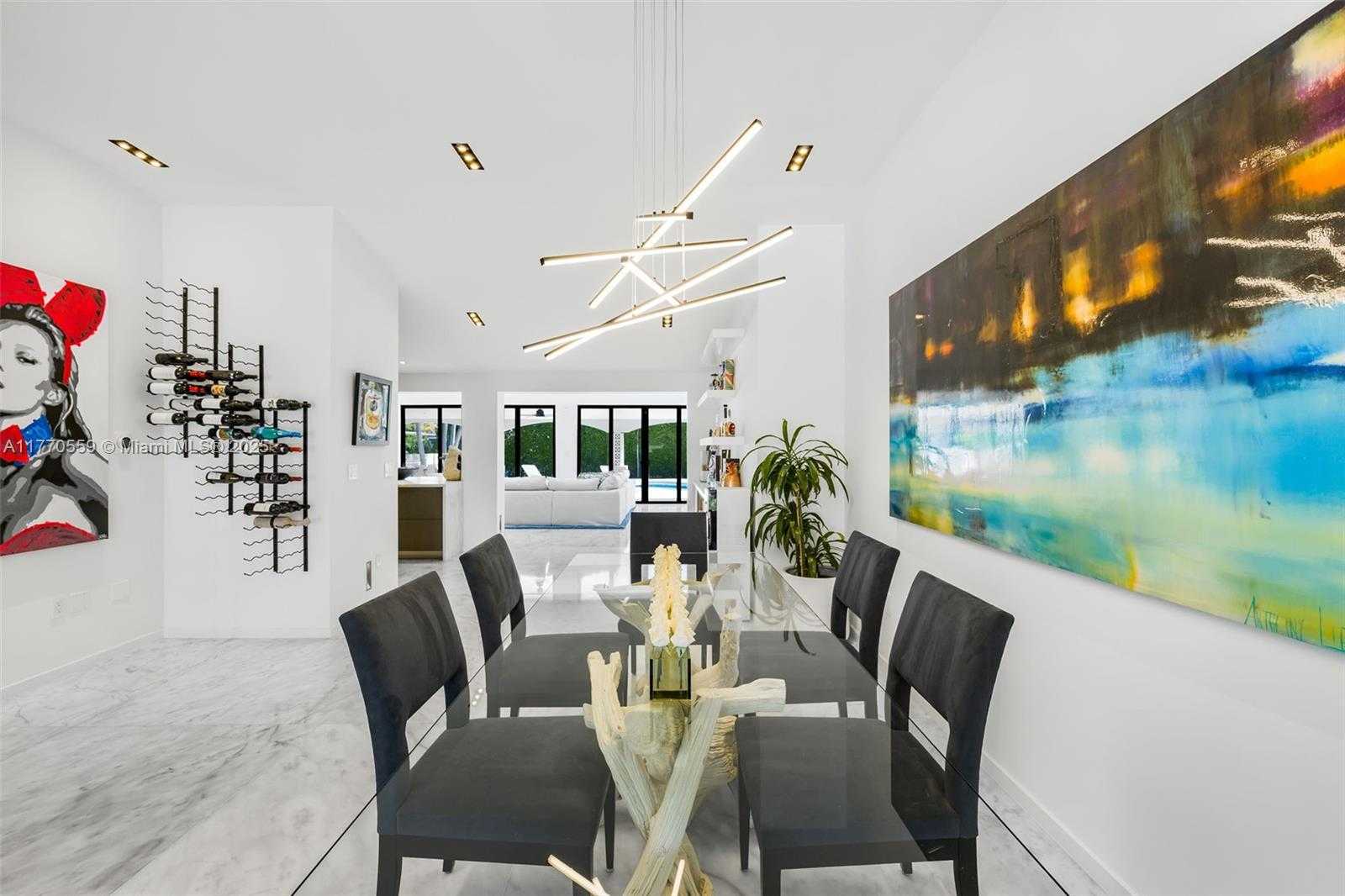 Small Image of 7805 NOREMAC AVE, Miami Beach Number 5