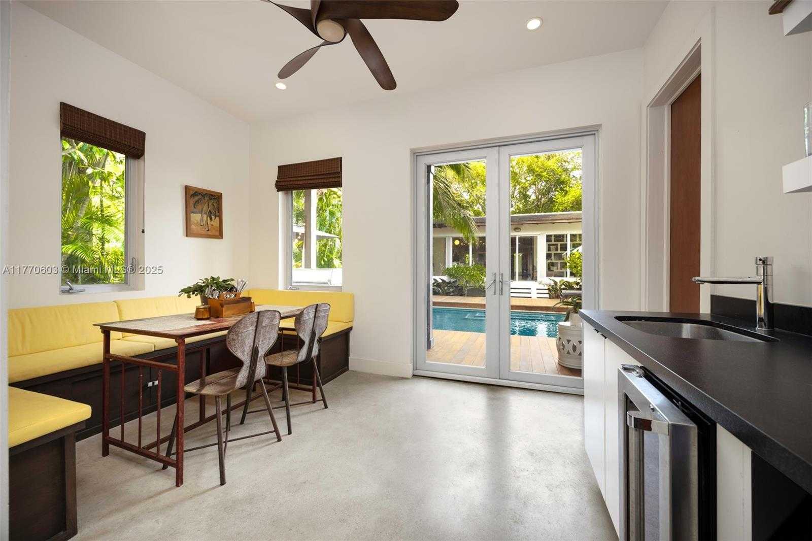 Small Image of 4140 BATTERSEA RD, Coconut Grove Number 12
