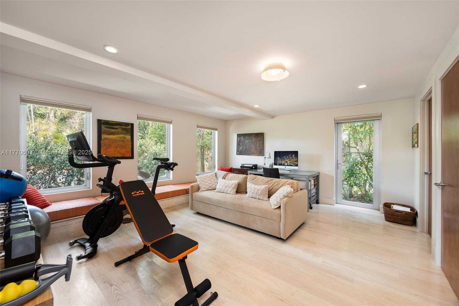 Small Image of 4140 BATTERSEA RD, Coconut Grove Number 13