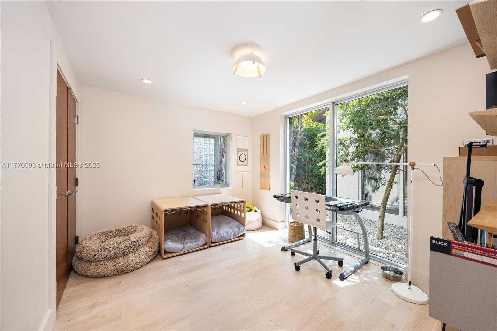 Small Image of 4140 BATTERSEA RD, Coconut Grove Number 14