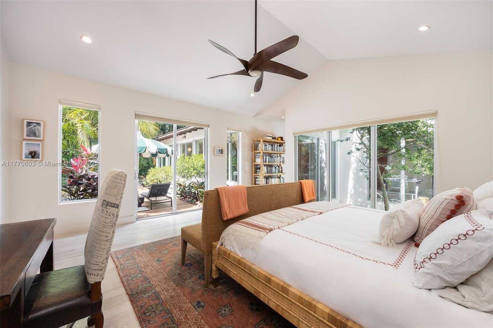 Small Image of 4140 BATTERSEA RD, Coconut Grove Number 15