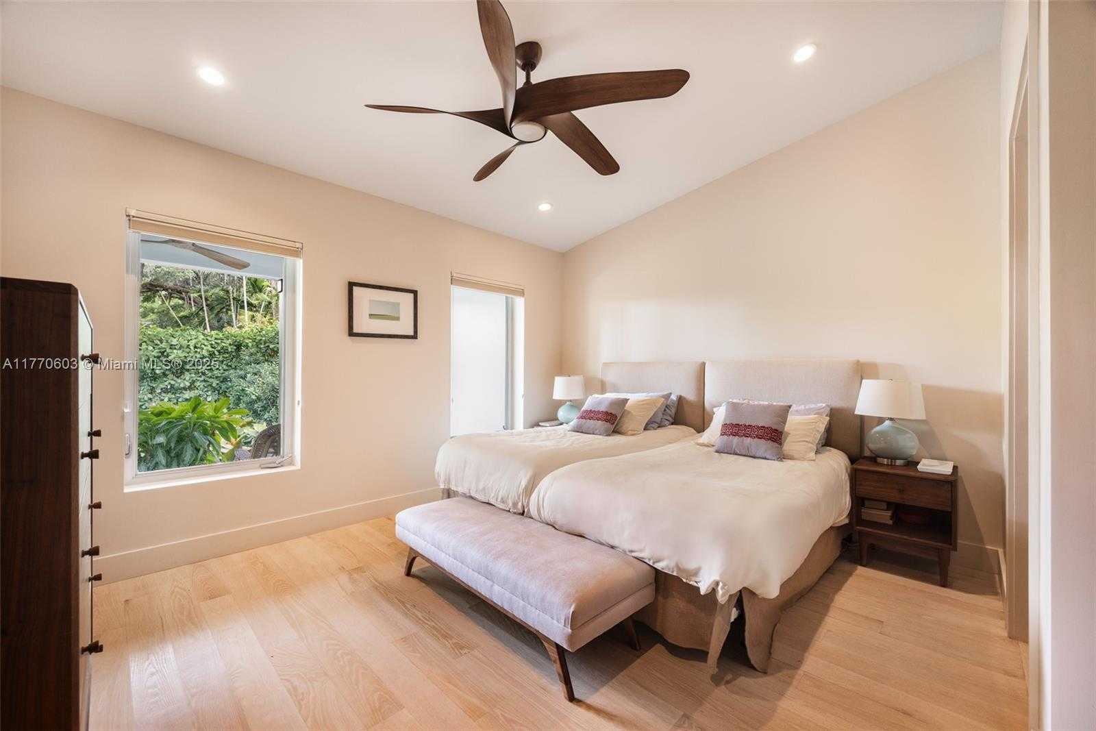 Small Image of 4140 BATTERSEA RD, Coconut Grove Number 18
