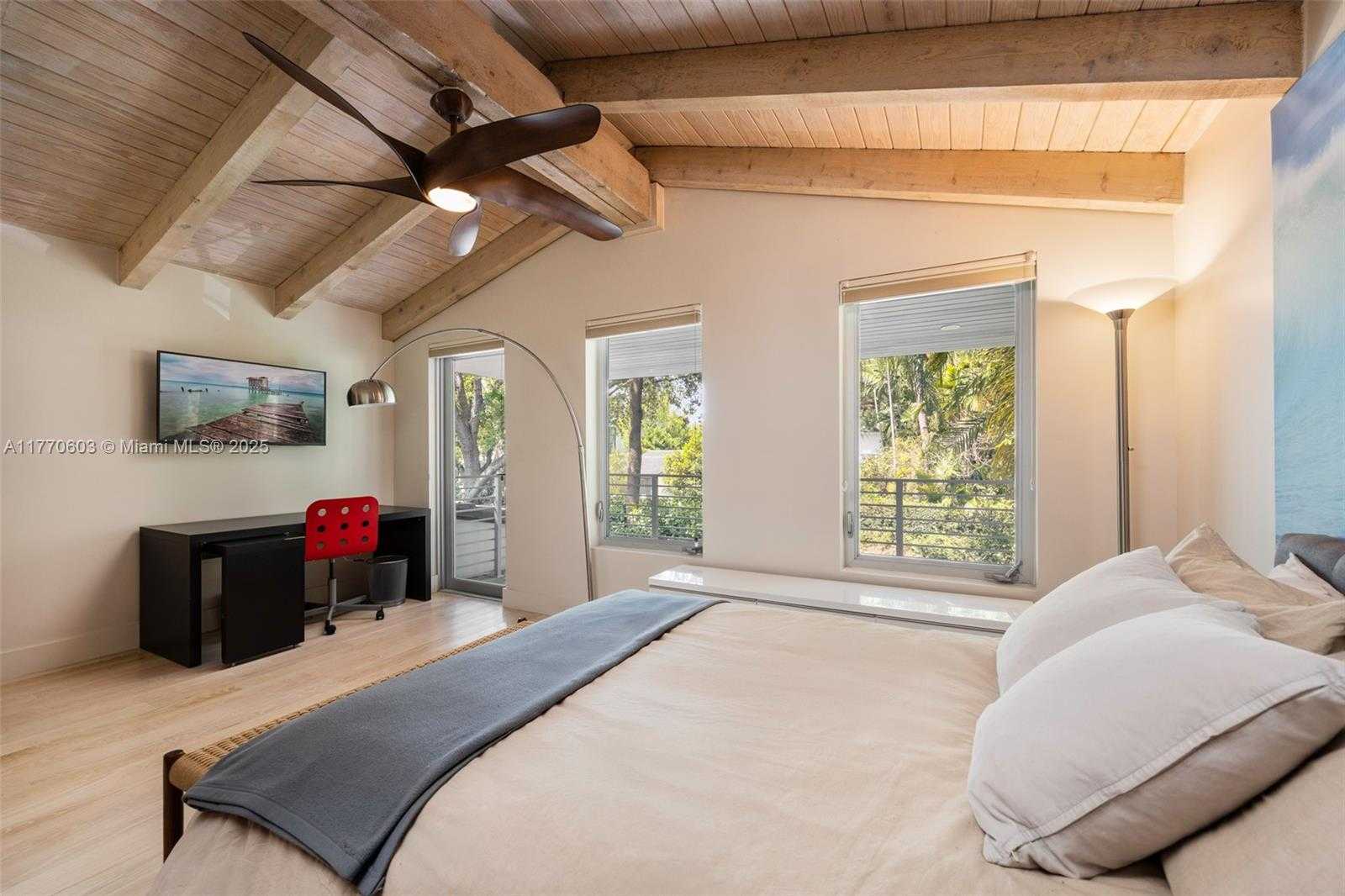 Small Image of 4140 BATTERSEA RD, Coconut Grove Number 20
