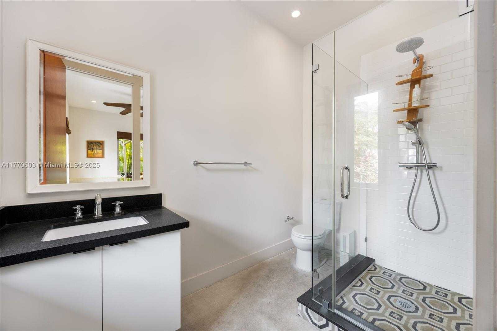 Small Image of 4140 BATTERSEA RD, Coconut Grove Number 26