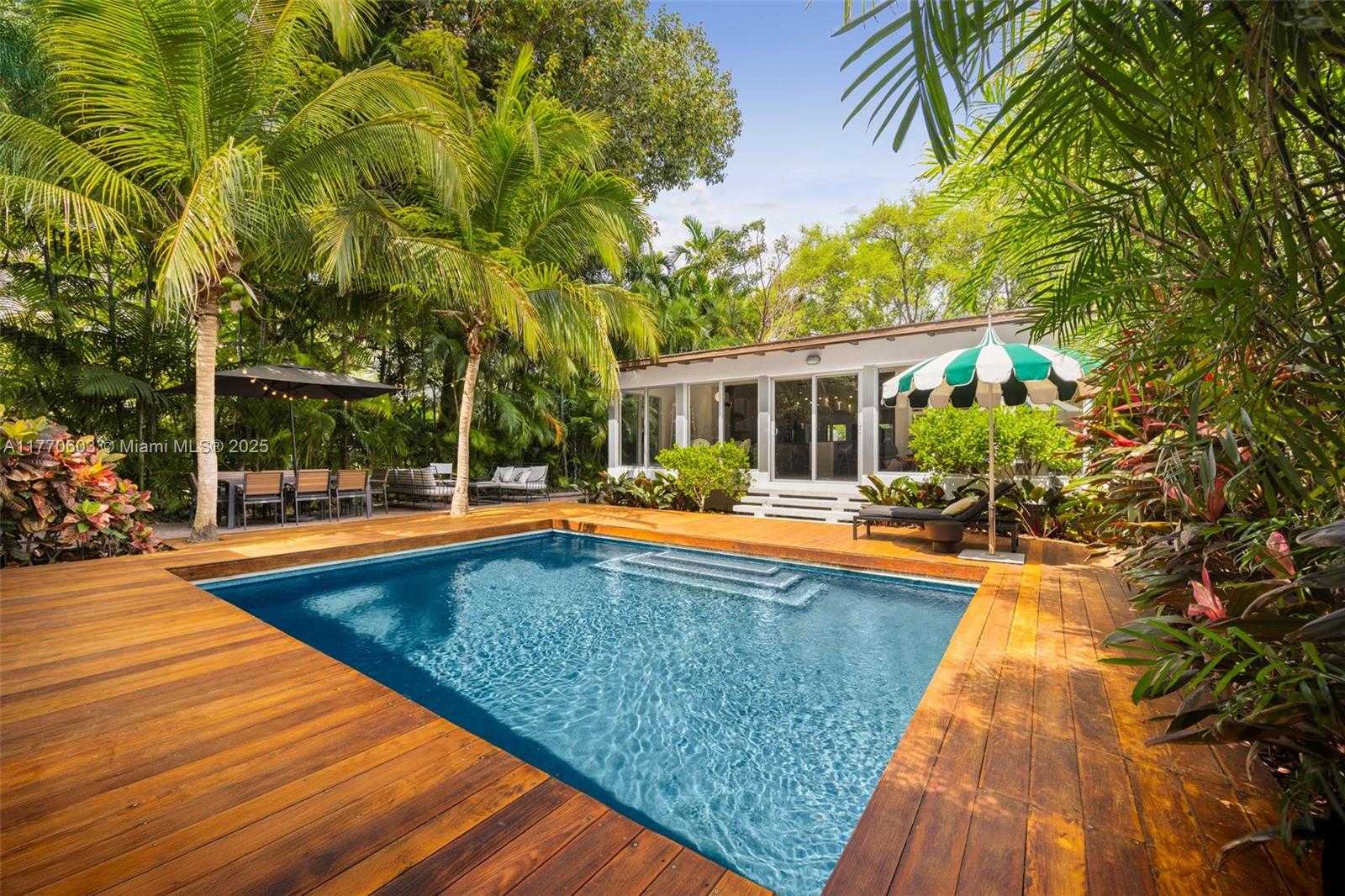 Small Image of 4140 BATTERSEA RD, Coconut Grove Number 36