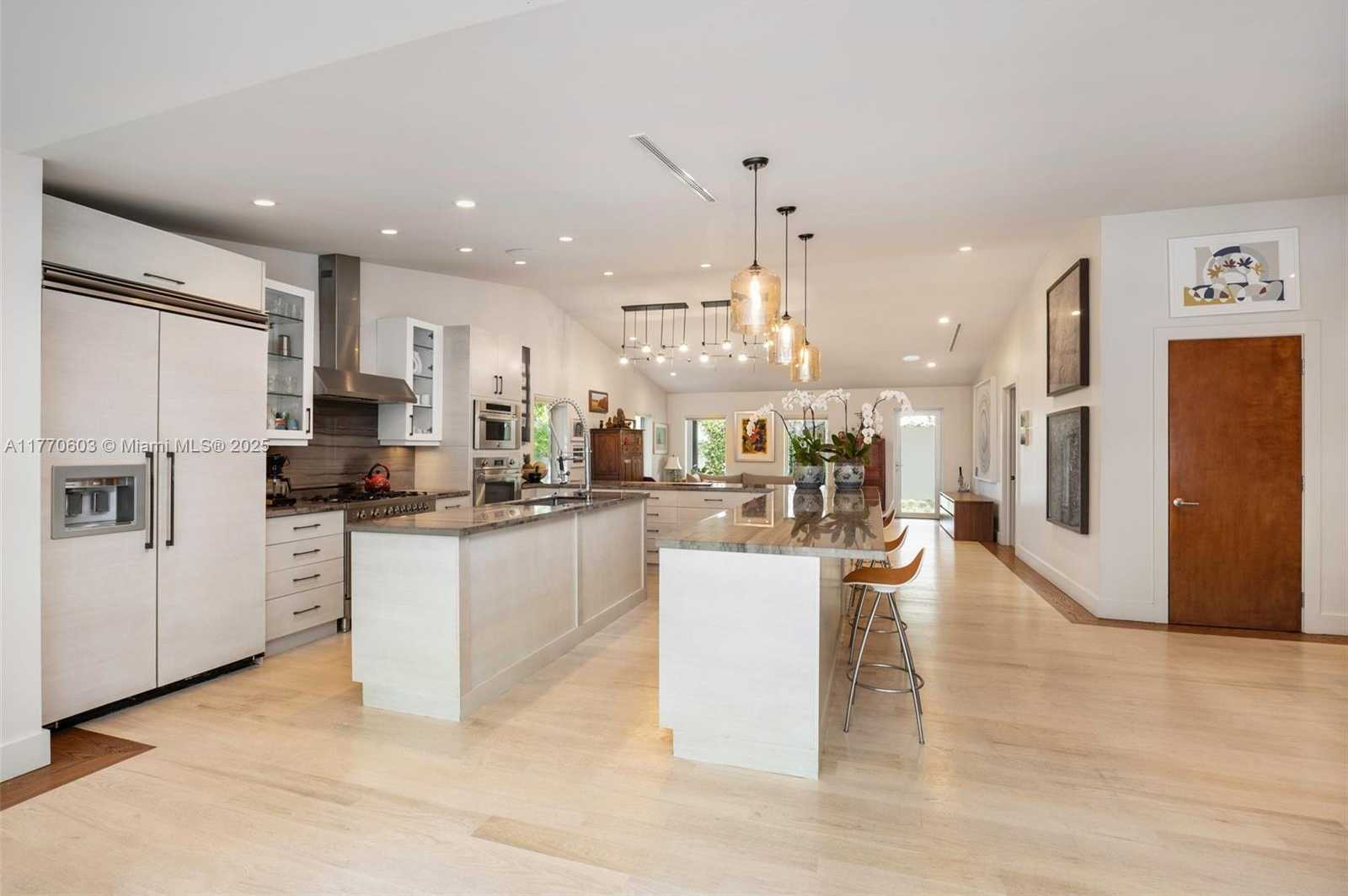 Small Image of 4140 BATTERSEA RD, Coconut Grove Number 6