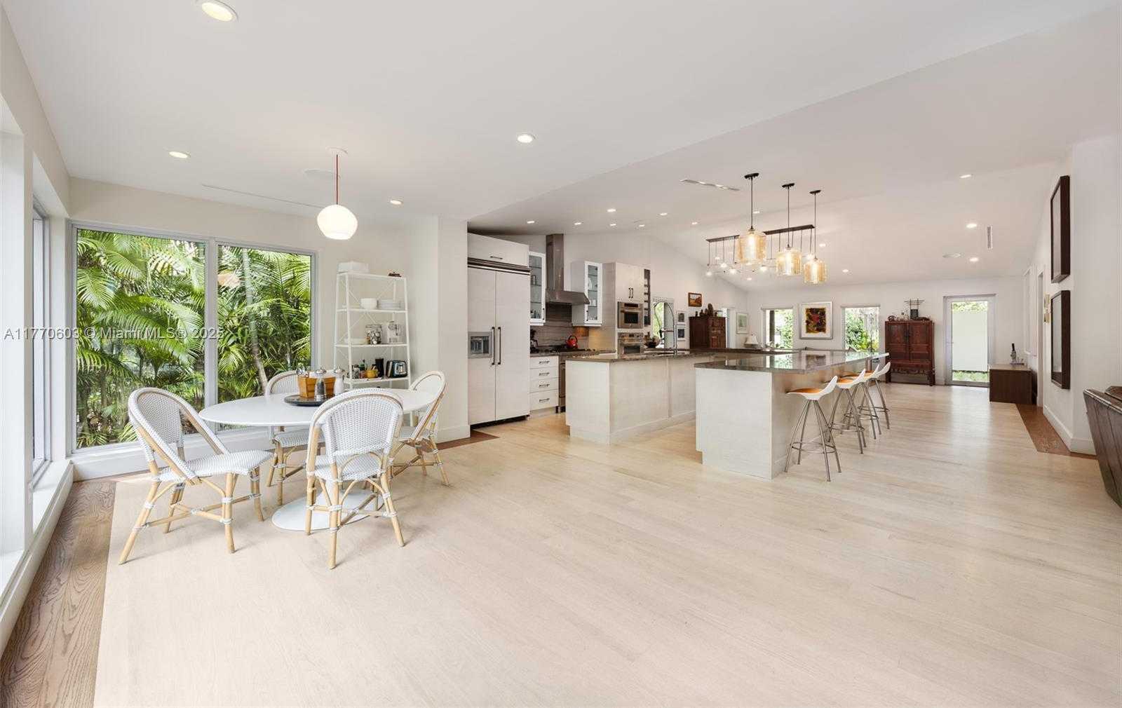 Small Image of 4140 BATTERSEA RD, Coconut Grove Number 7